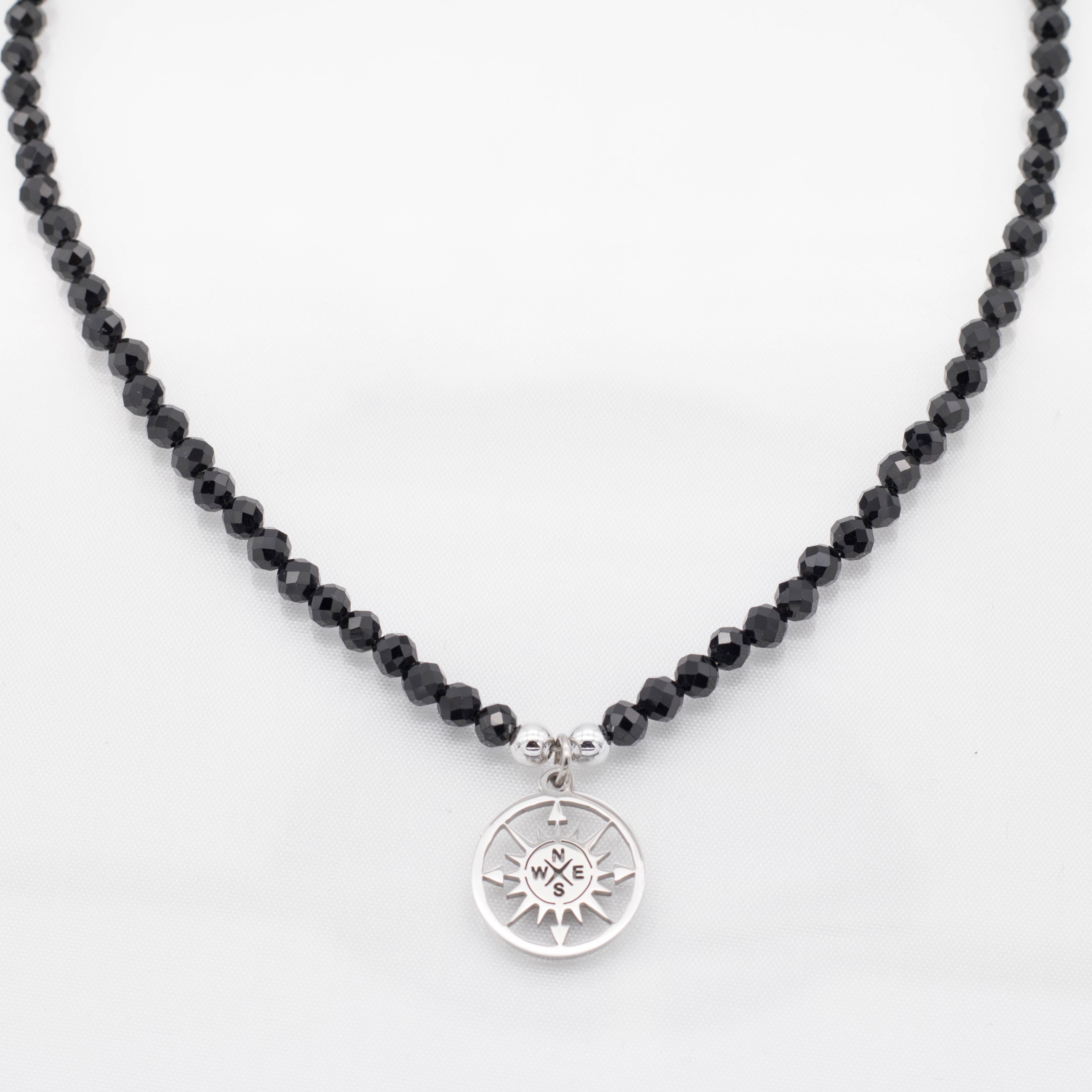 Kompass Kette silber mit facettierten schwarzen Spinell Steinen