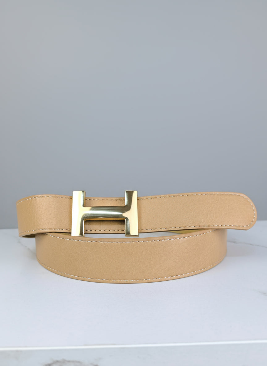 Ledergürtel mit goldener Schnalle in camel (95/105cm)