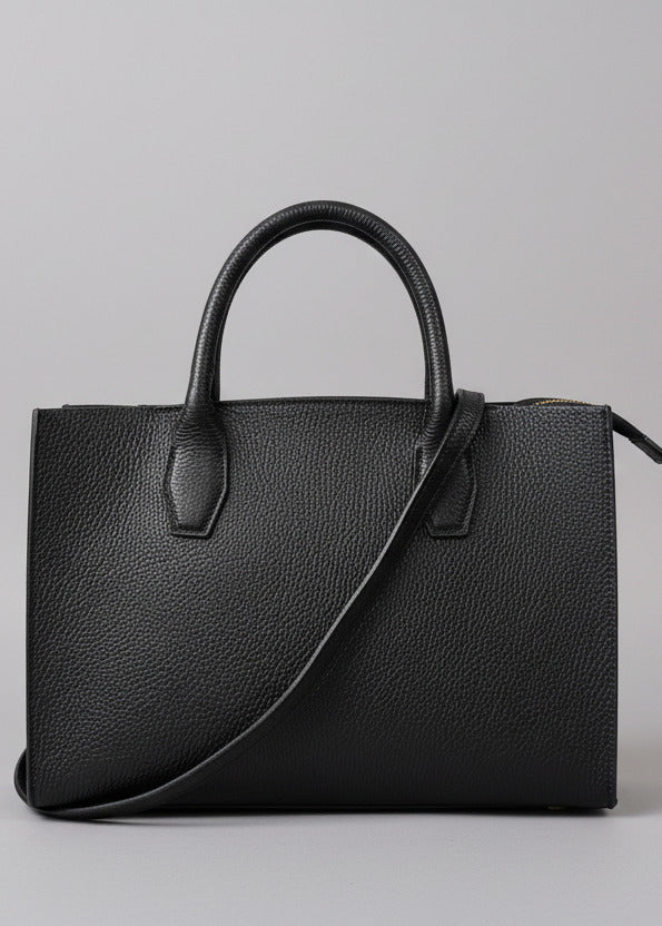 Mittelgroße Handtasche aus Leder in schwarz