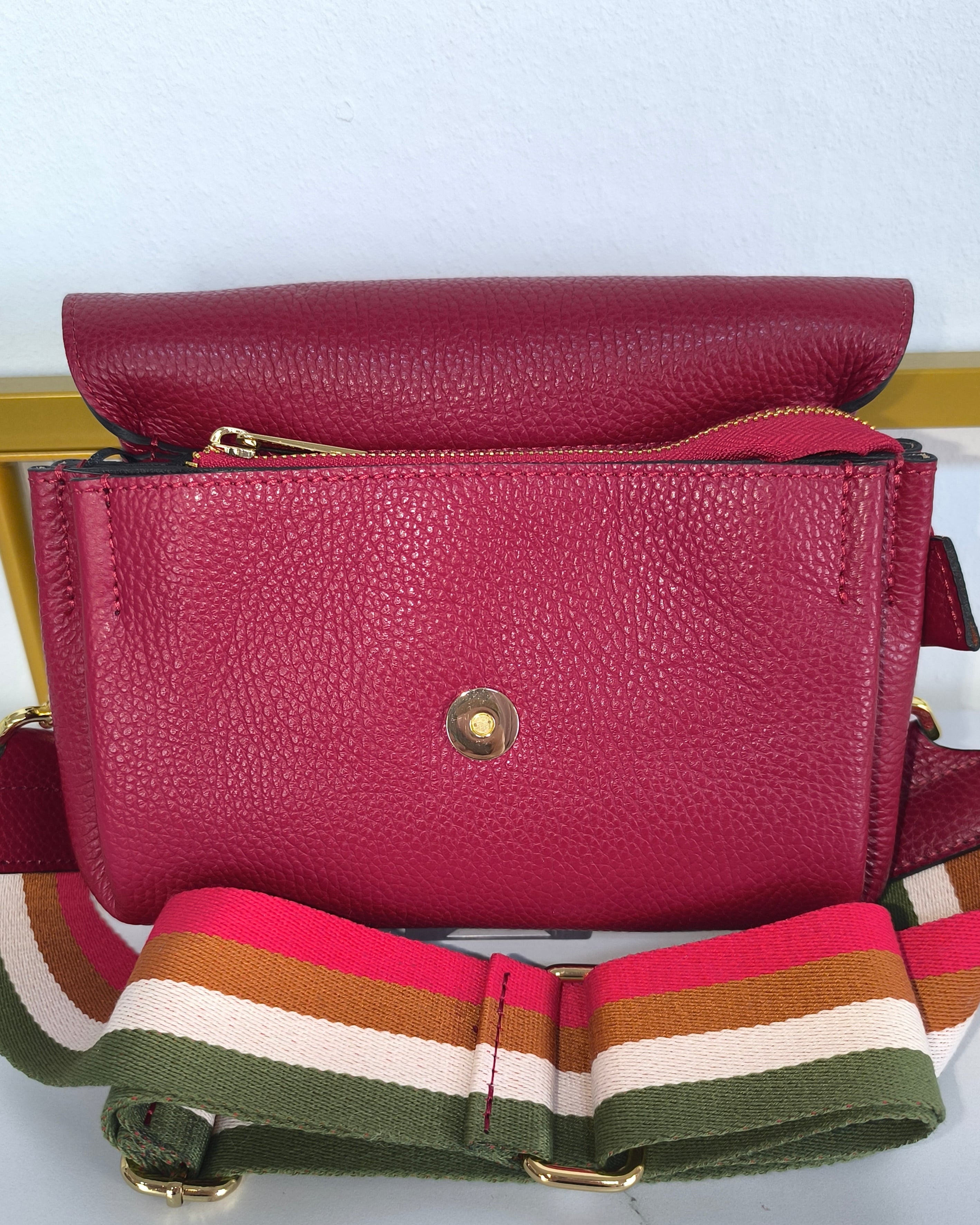 Kleine Handtasche aus Leder in rot