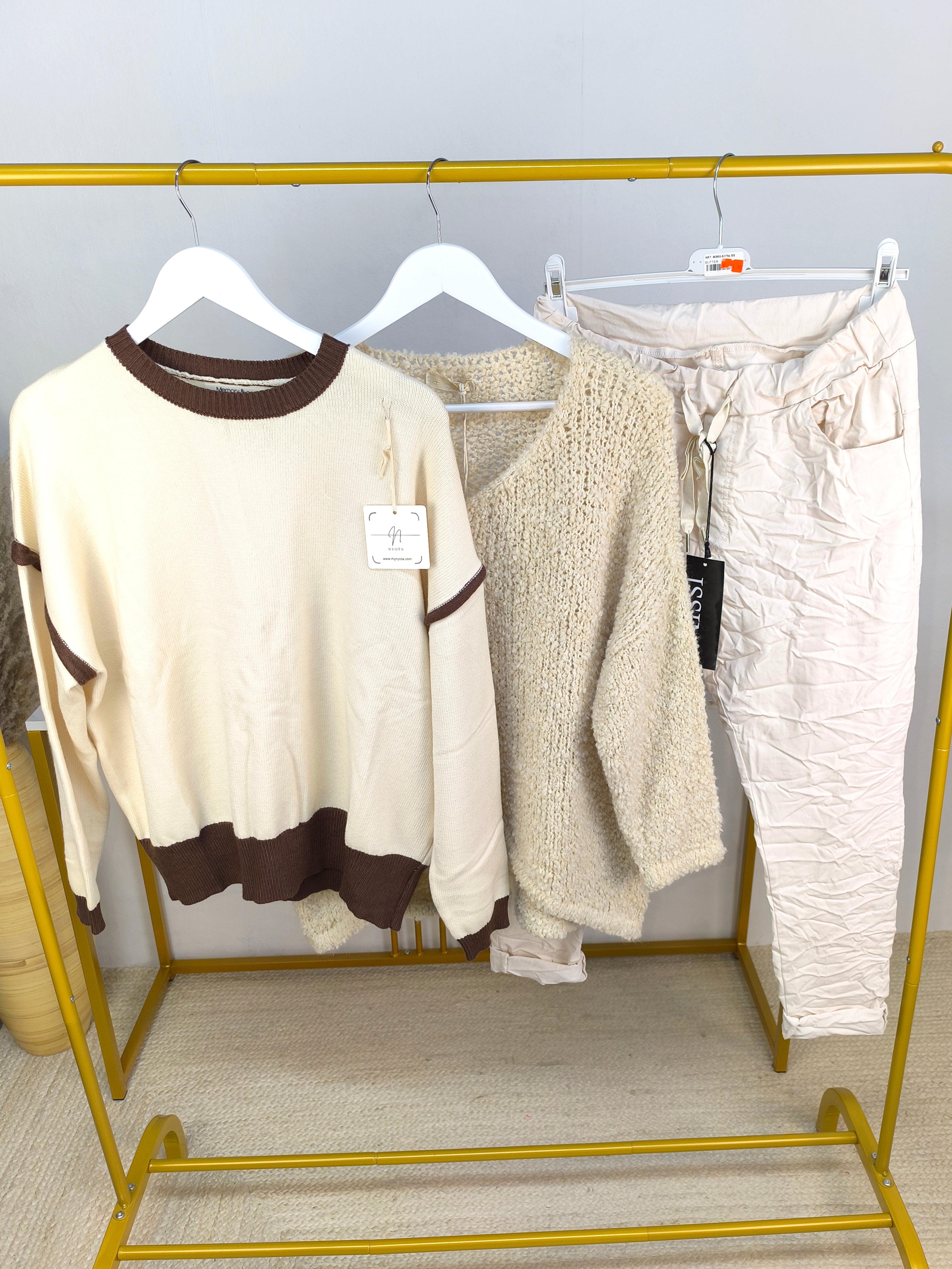 Komplettes Outfit - Joggpant Hose und 2 passende Pullover (40-42/44)