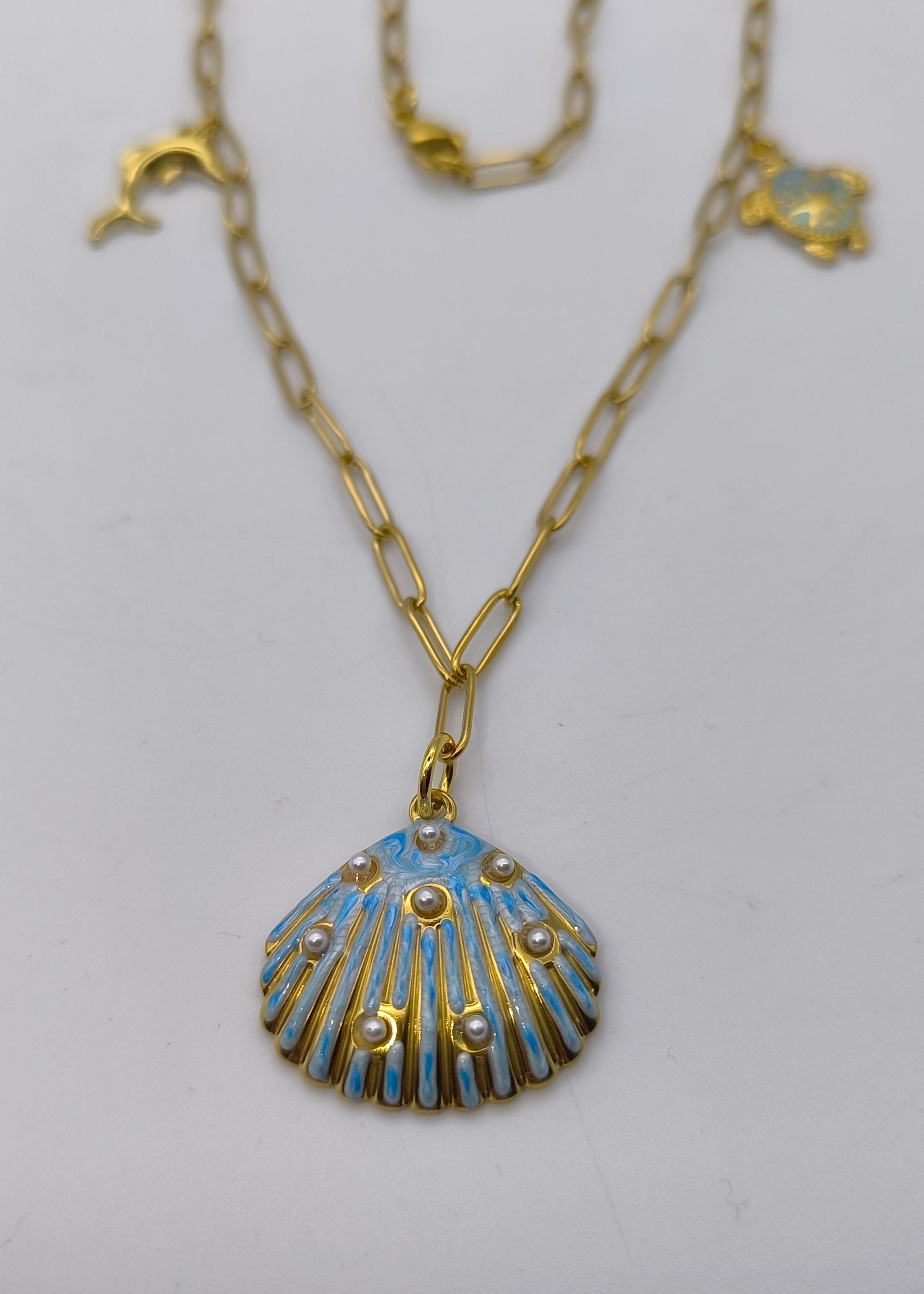 Halskette lang mit verschiedenen Charms goldfarben/hellblau