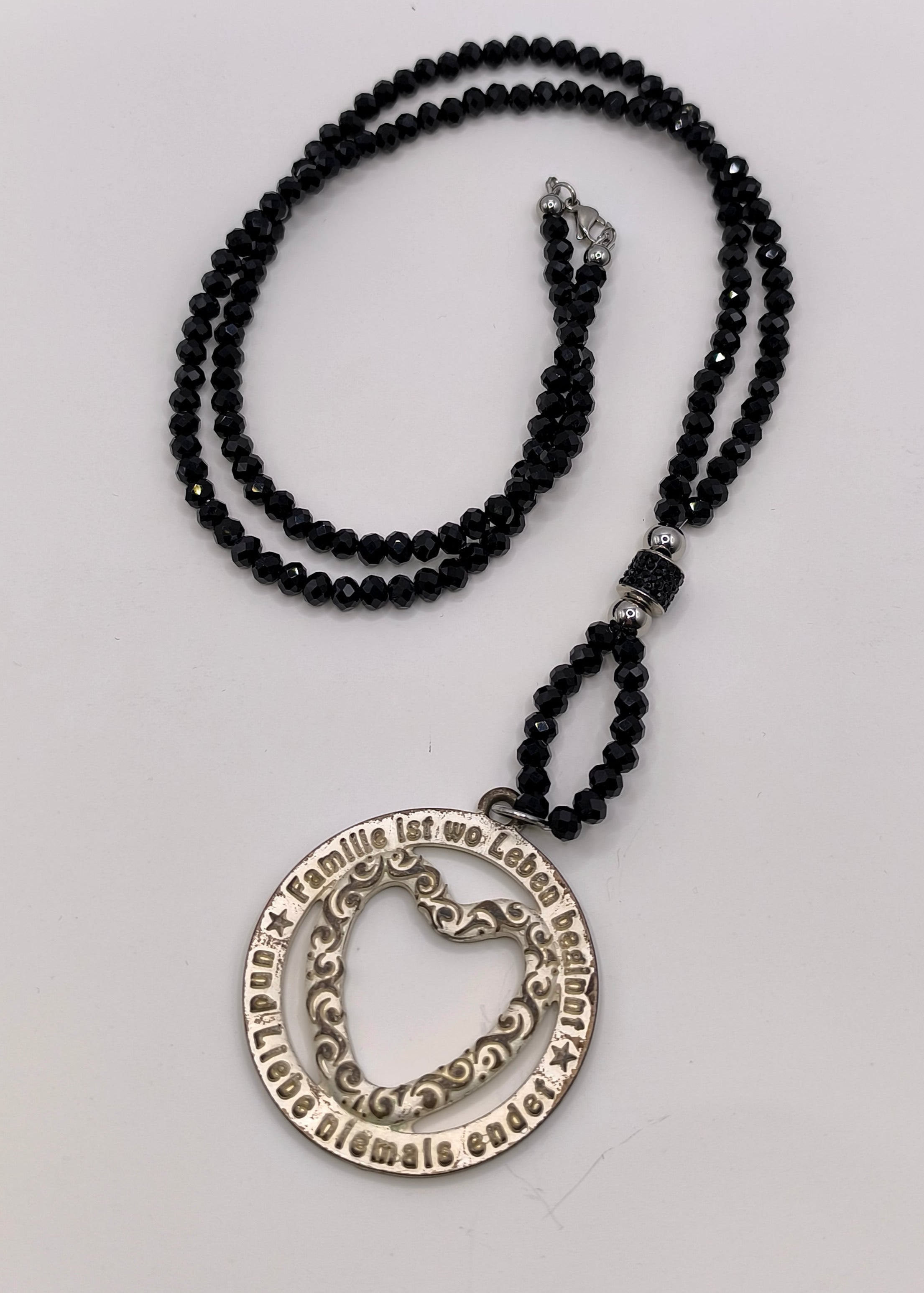 Lange Perlen Halskette "La Familia" schwarz/silber