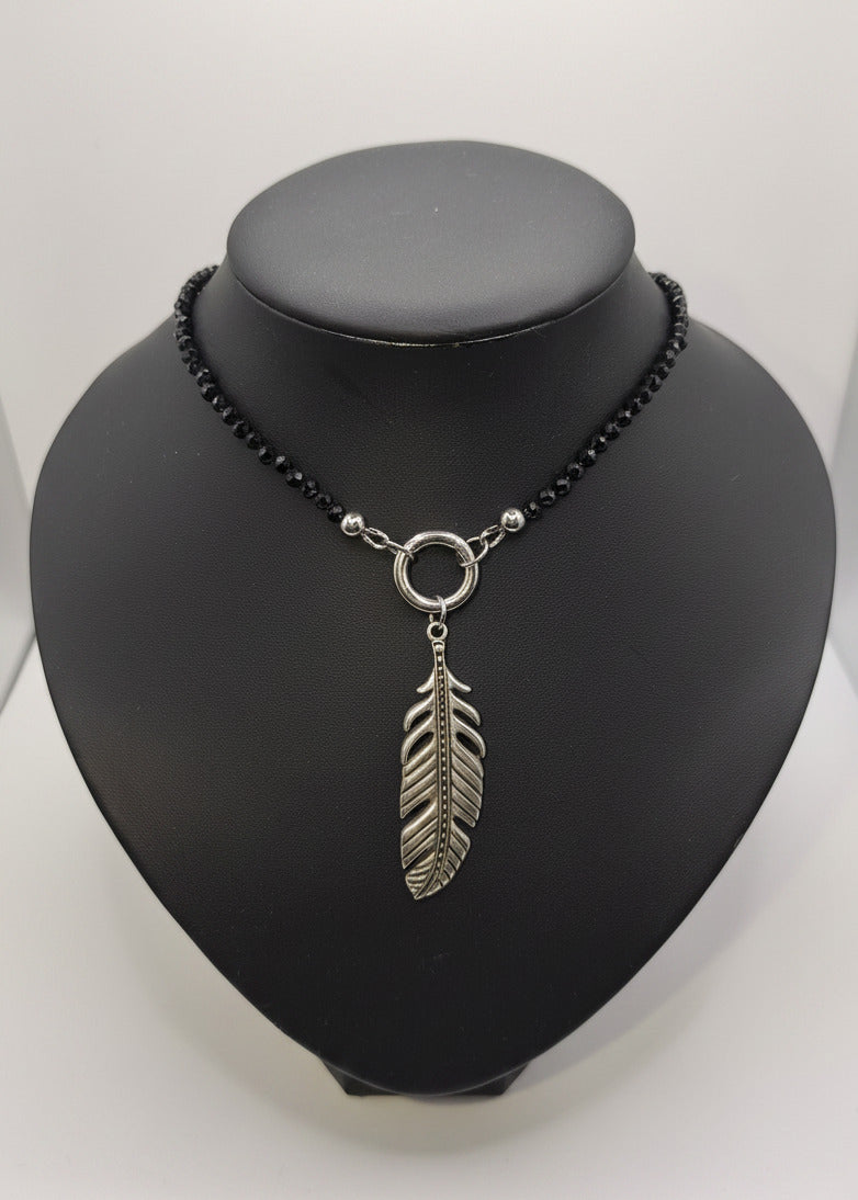 Lange Perlen Halskette "Feder" schwarz/silber
