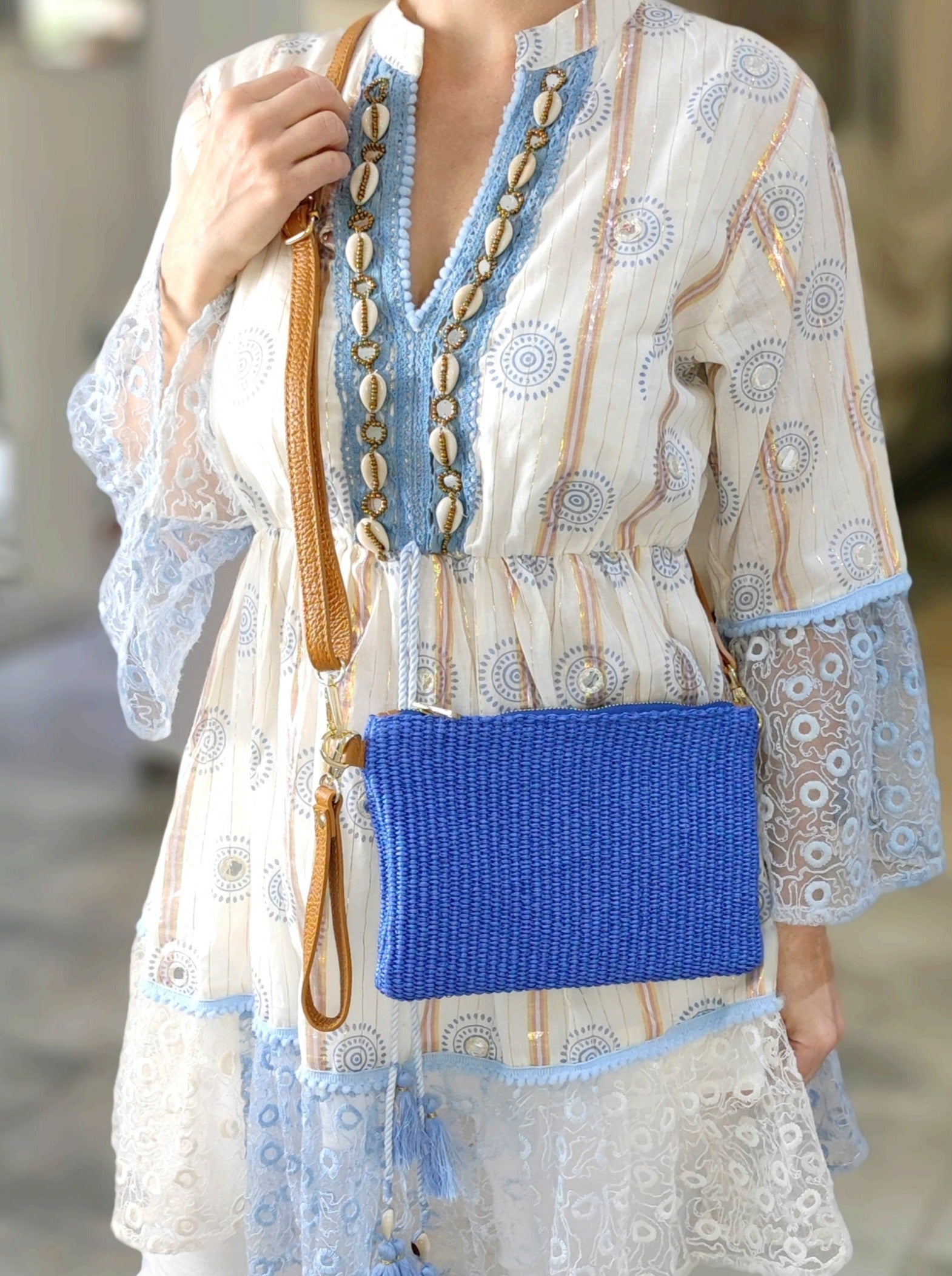 Clutch / Umhängetasche aus Bast mit Leder