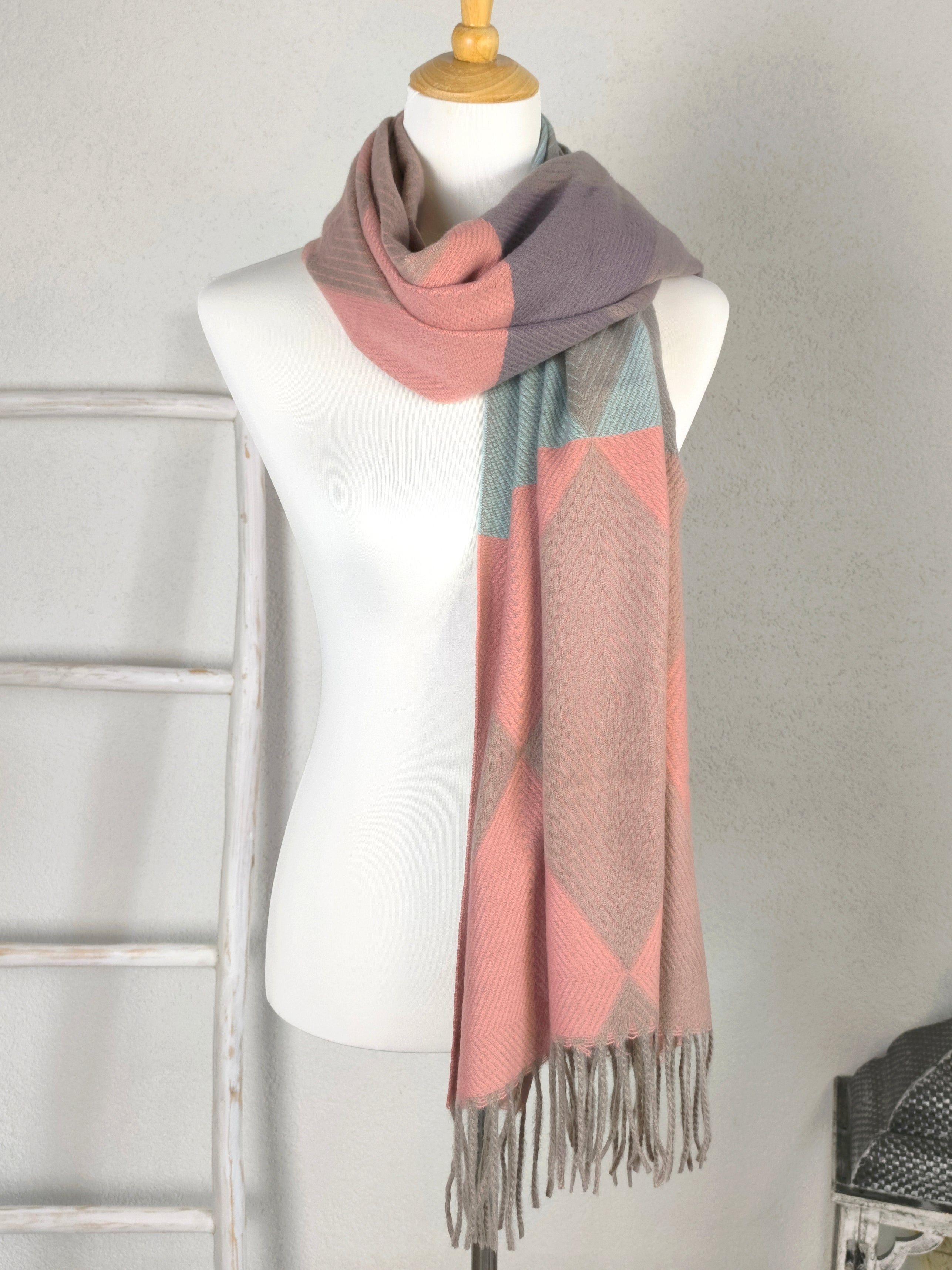 Weicher Kuschelschal in rosa/beige/flieder/mint