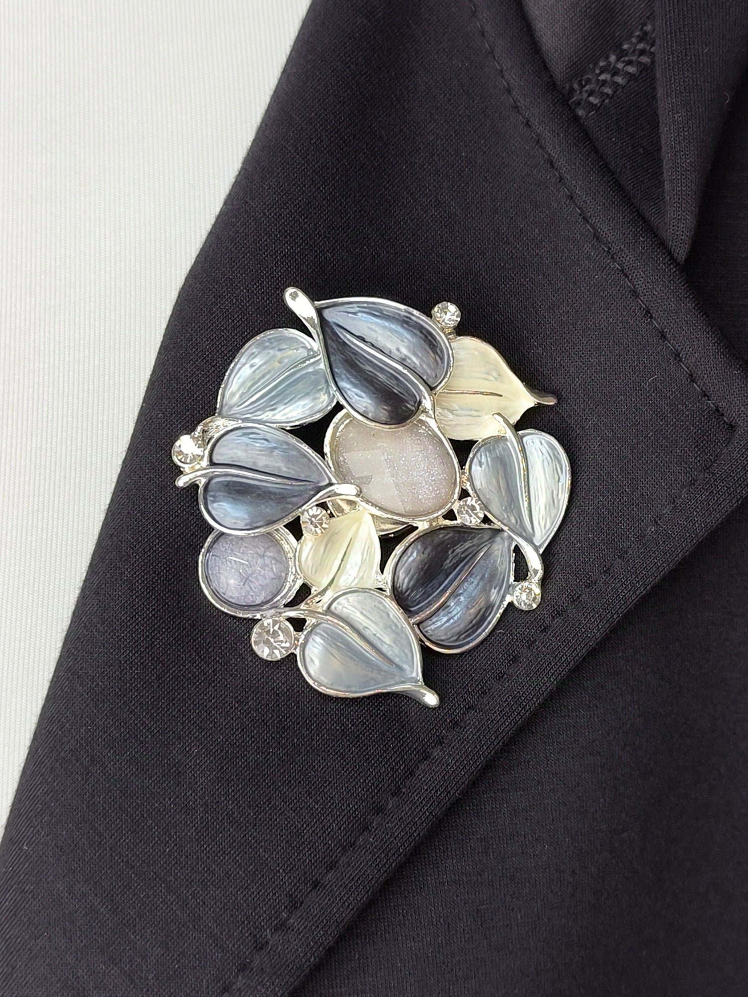 Magnet Broschen in verschiedenen Designs