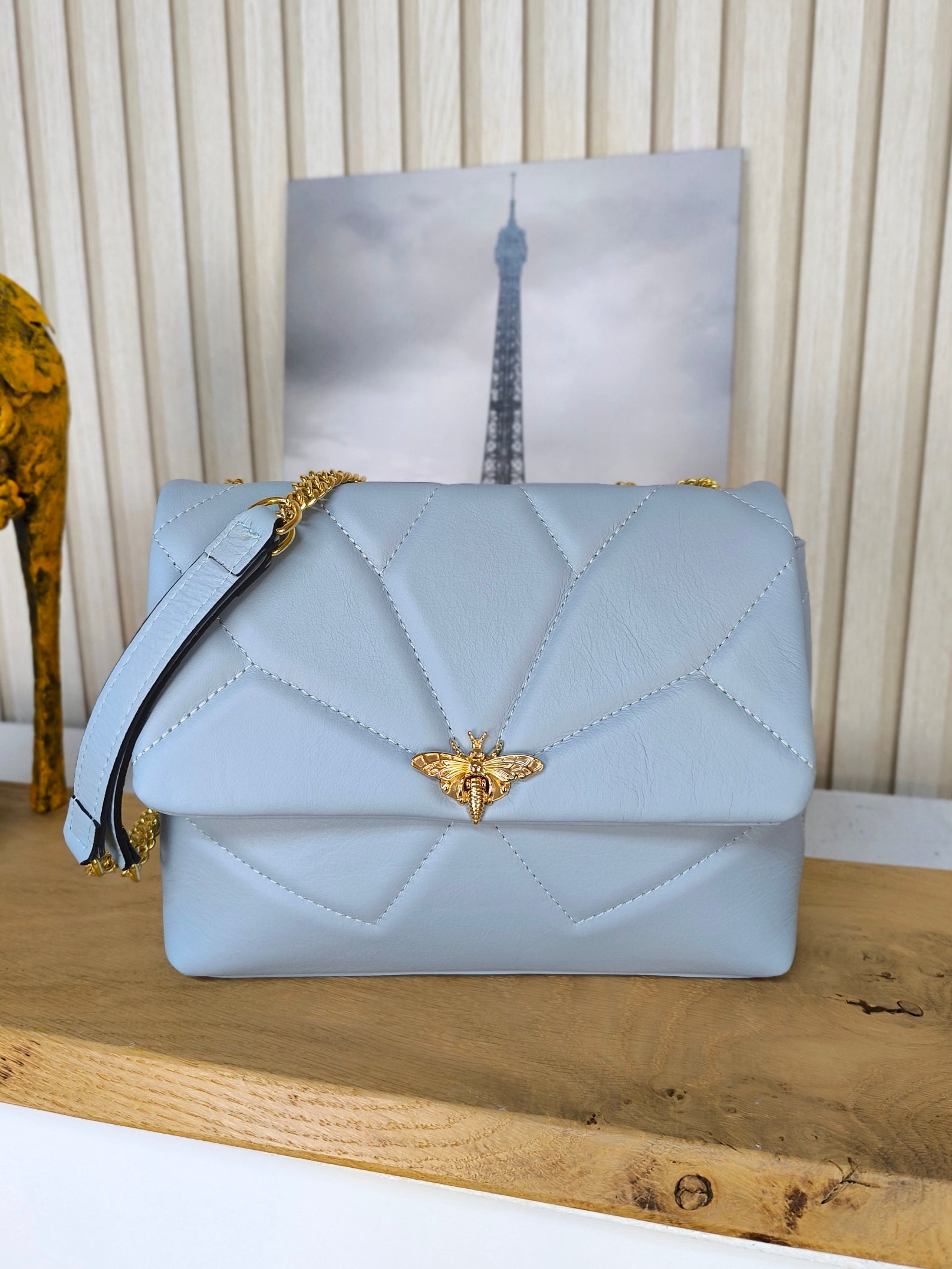 Hochwertige Lederhandtasche Biene, hellblau