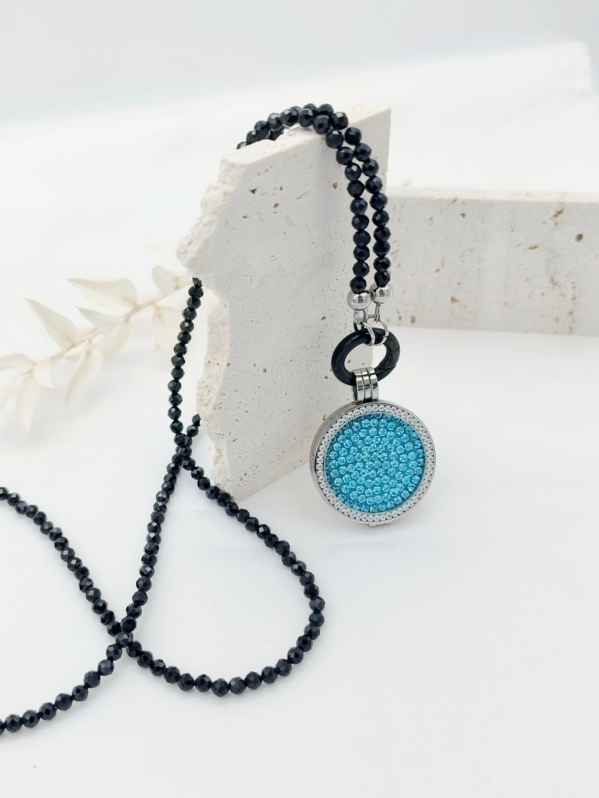 Lange Vario Perlenkette schwarz