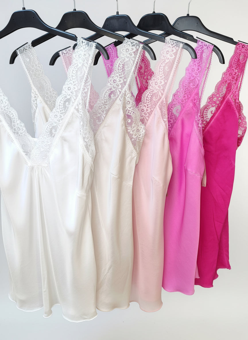 Top mit Spitze und V-Ausschnitt in 5 Farben (36-42)