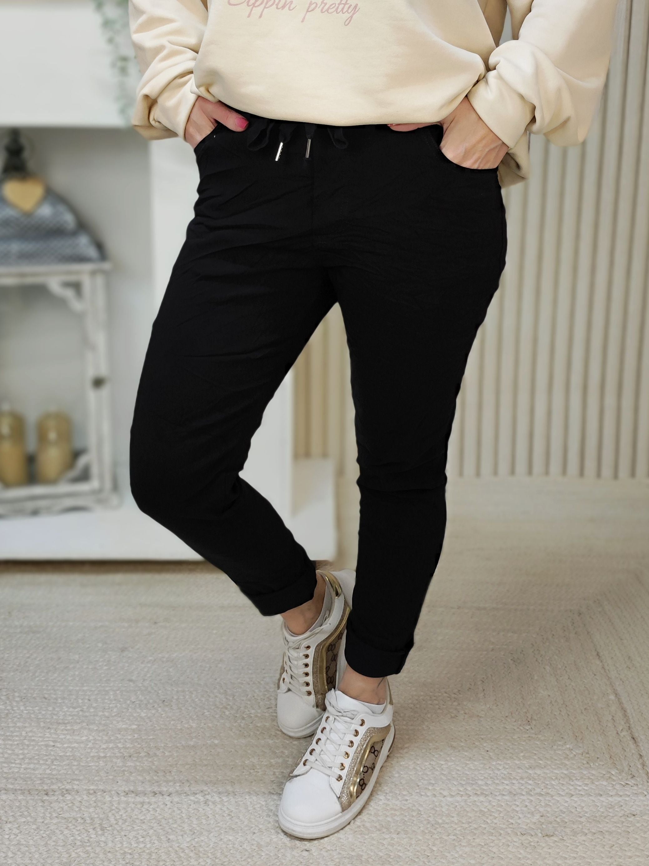 Komplettes Outfit - Mantel, Joggpant, Pullover 38-42