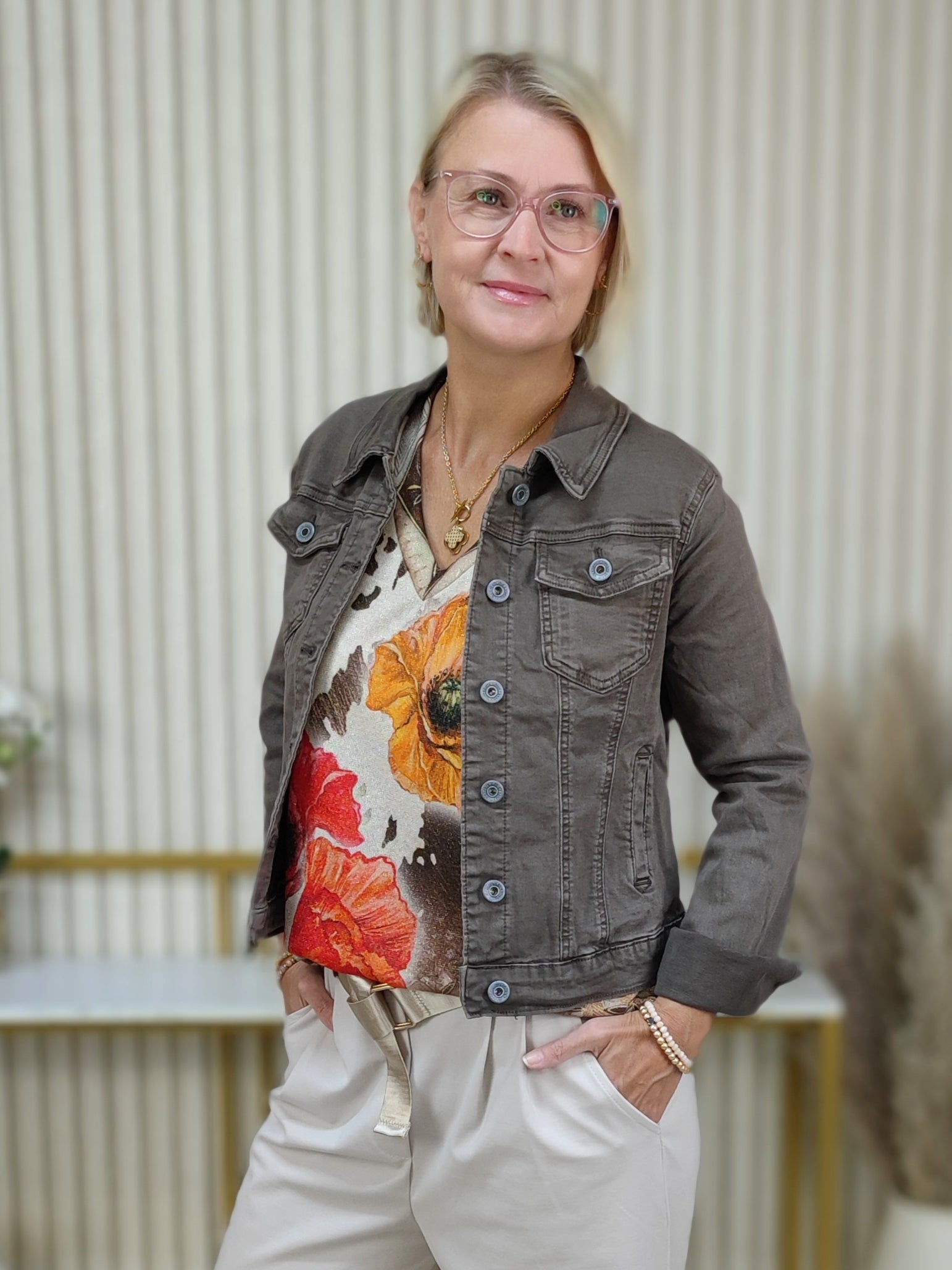 Klassische Jeansjacke braun (36/38, 40/42)