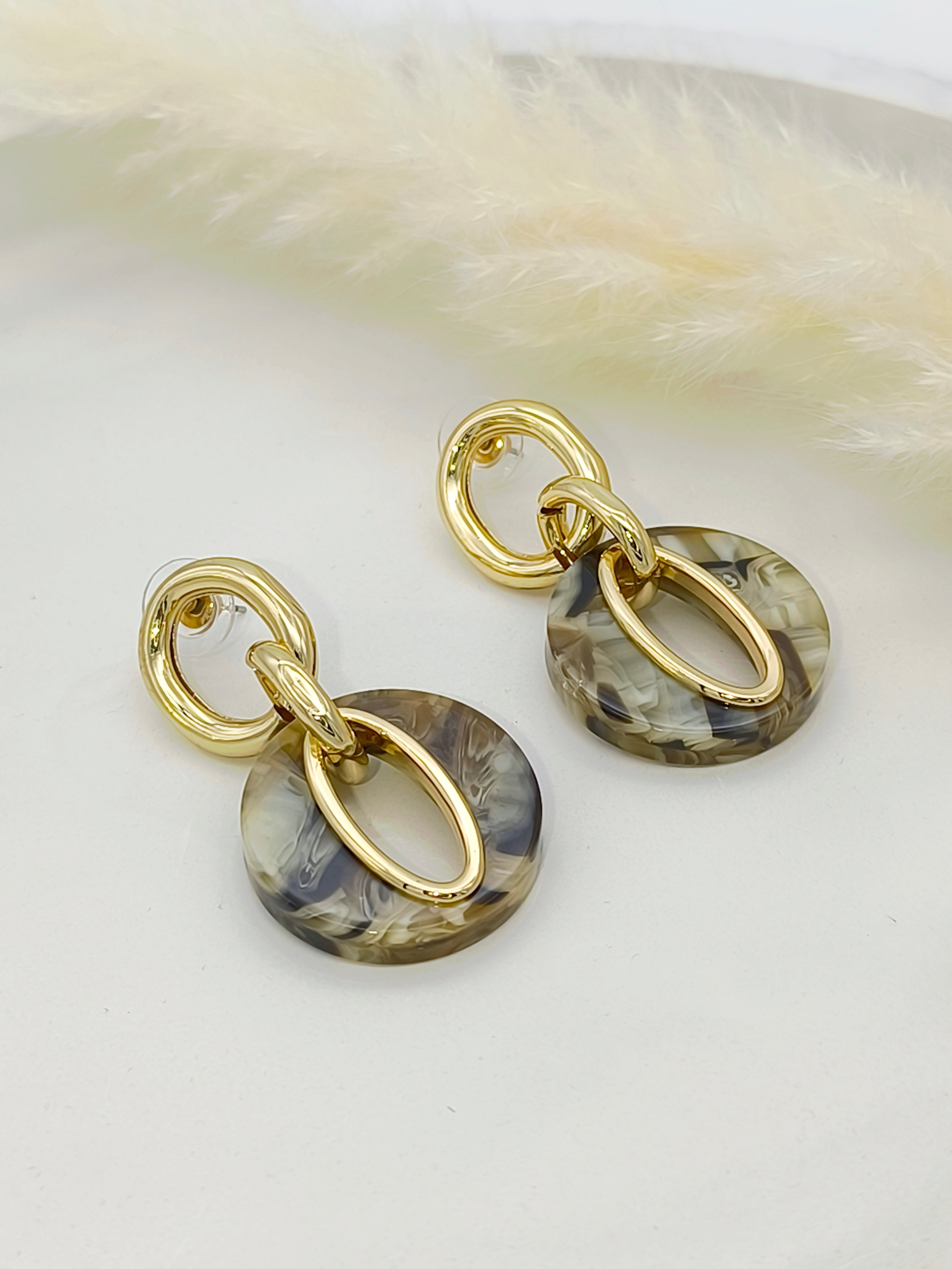Modische Ohrringe in Braun/Gold Tönen