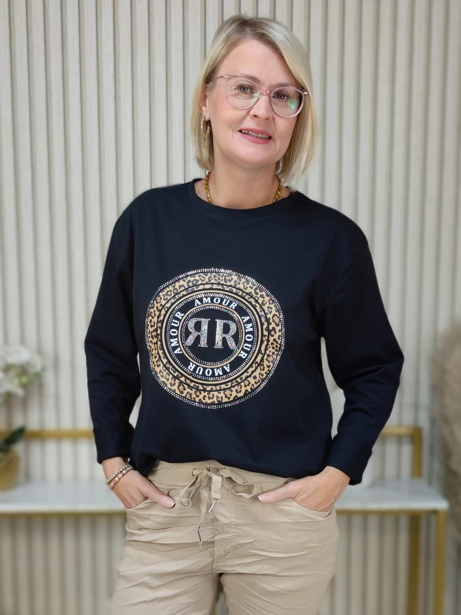 Langarmshirt "Amour" schwarz in 2 Größen (38-42, 44/46-48)