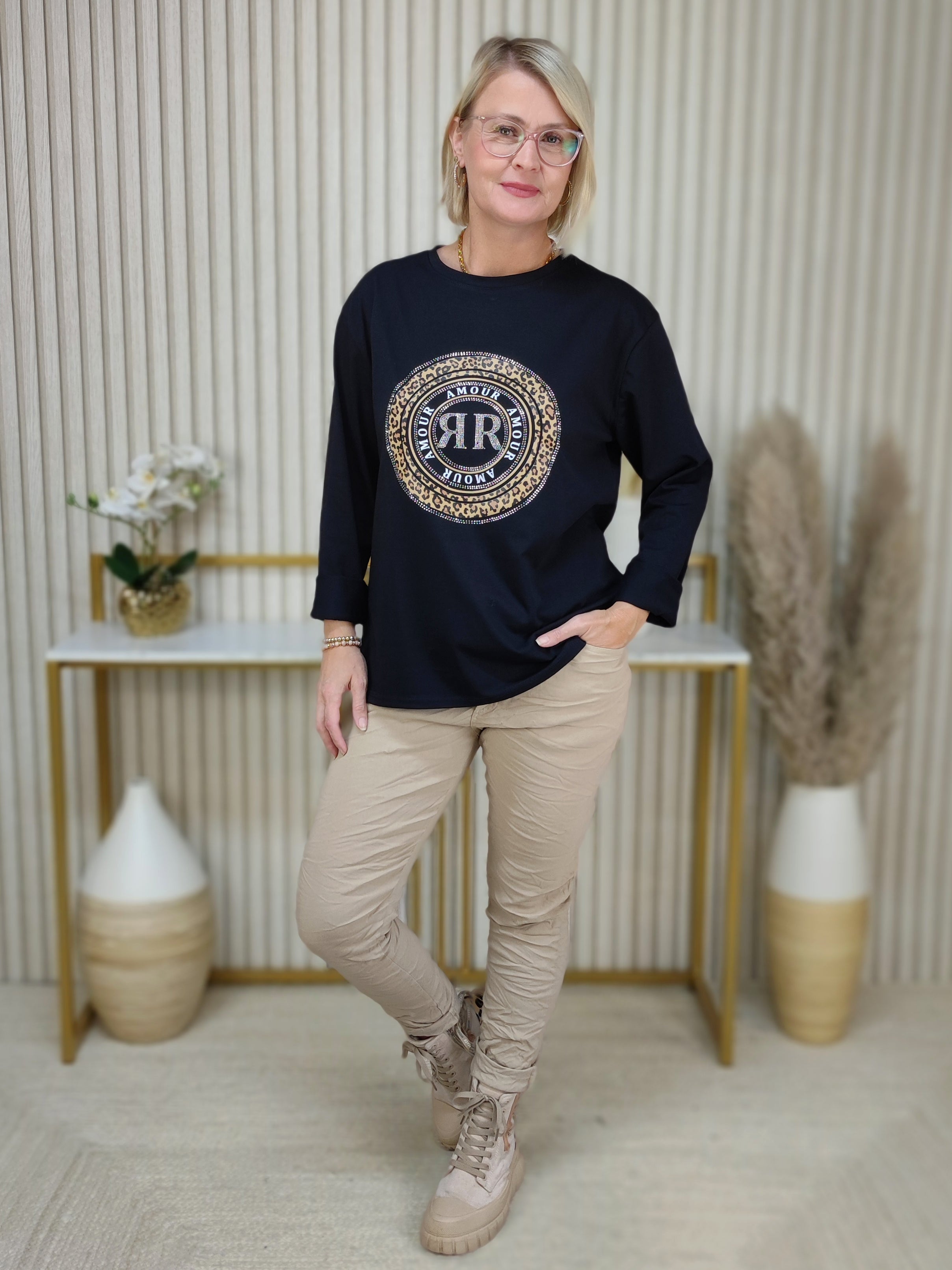 Langarmshirt "Amour" schwarz in 2 Größen (38-42, 44/46-48)