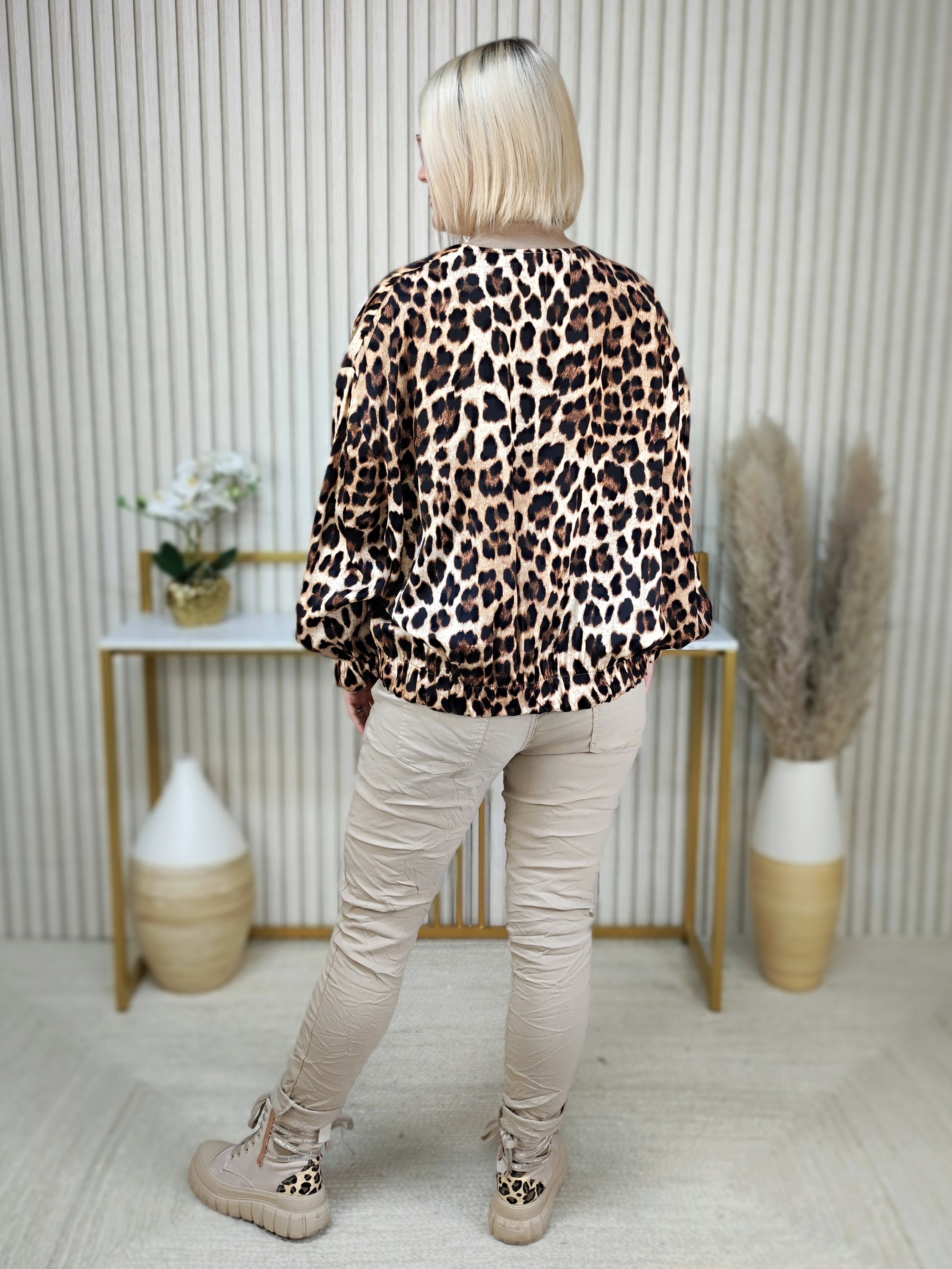 Sportliche, leichte Jacke Leo/schwarz-beige (36-42)