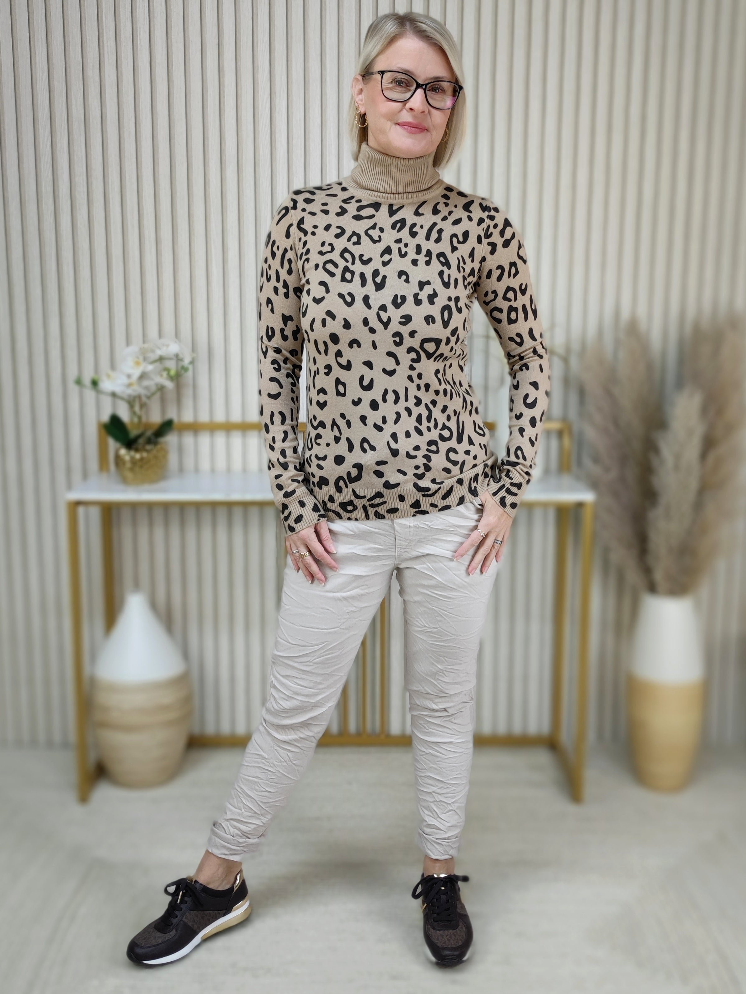 Leichter Pullover "Luna" mit Rollkragen Camel/Leo (36-42)