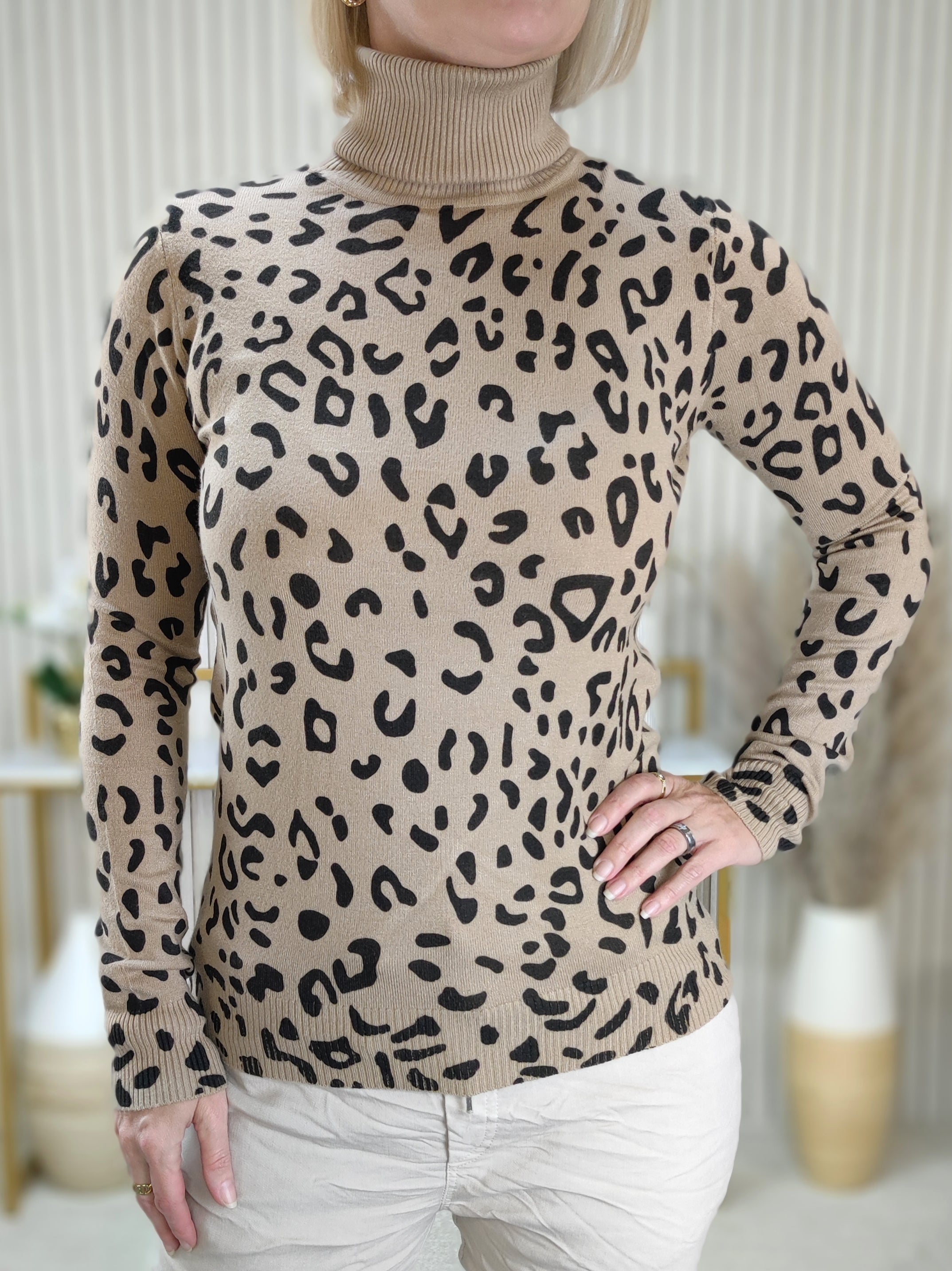 Leichter Pullover "Luna" mit Rollkragen Camel/Leo (36-42)