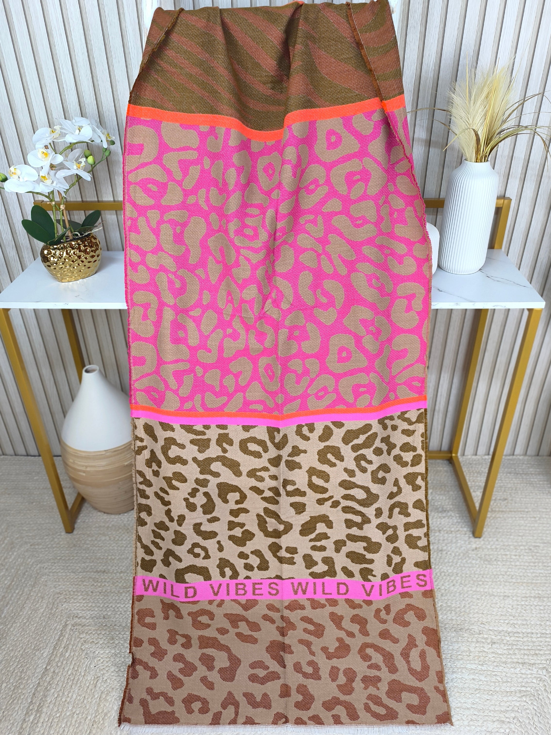 Wollschal "Happiness" ( in 2 Farben)