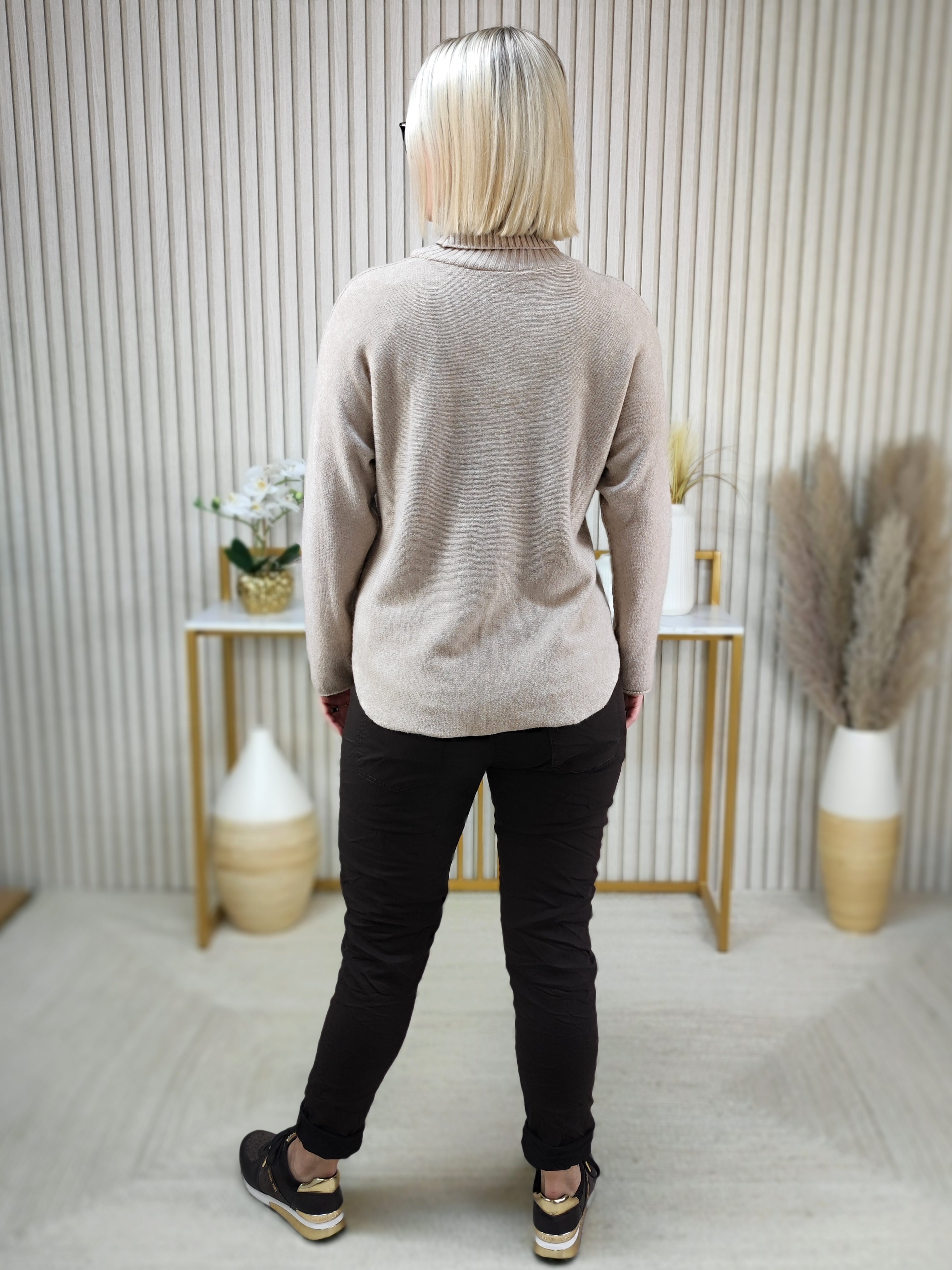 Pullover unifarben mit Rollkragen Light Camel (36-40/42)
