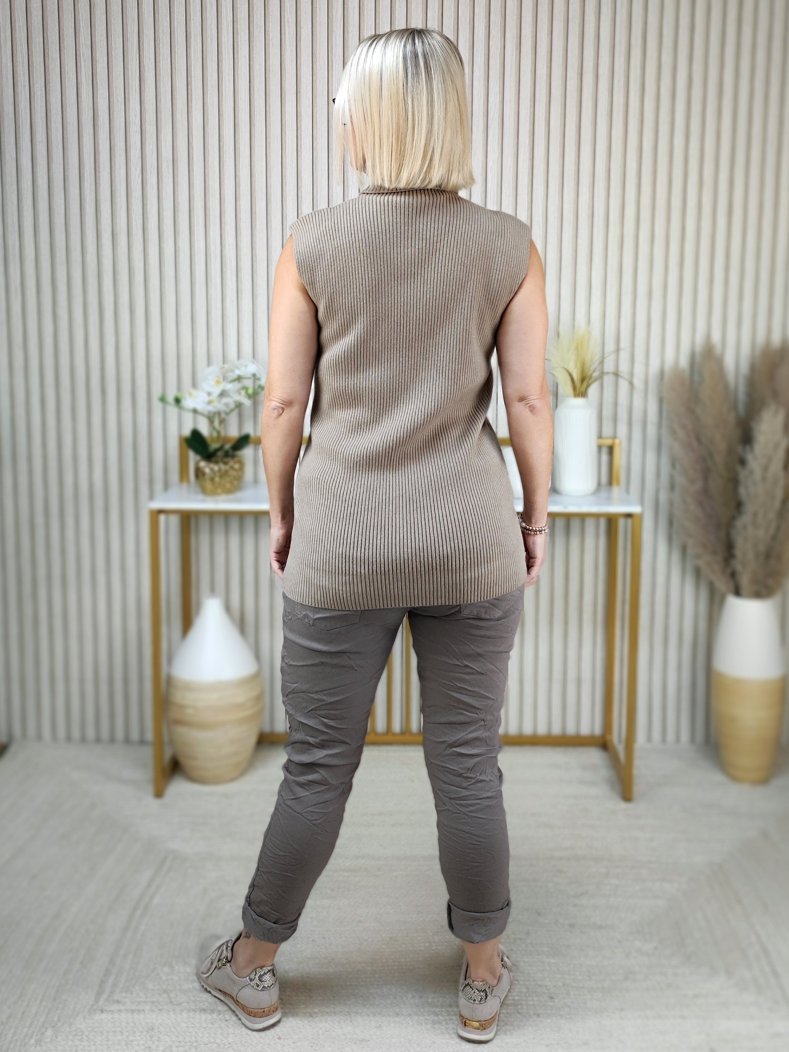 Unterziehpullover ohne Arm "Nena" mud (36-42/44)