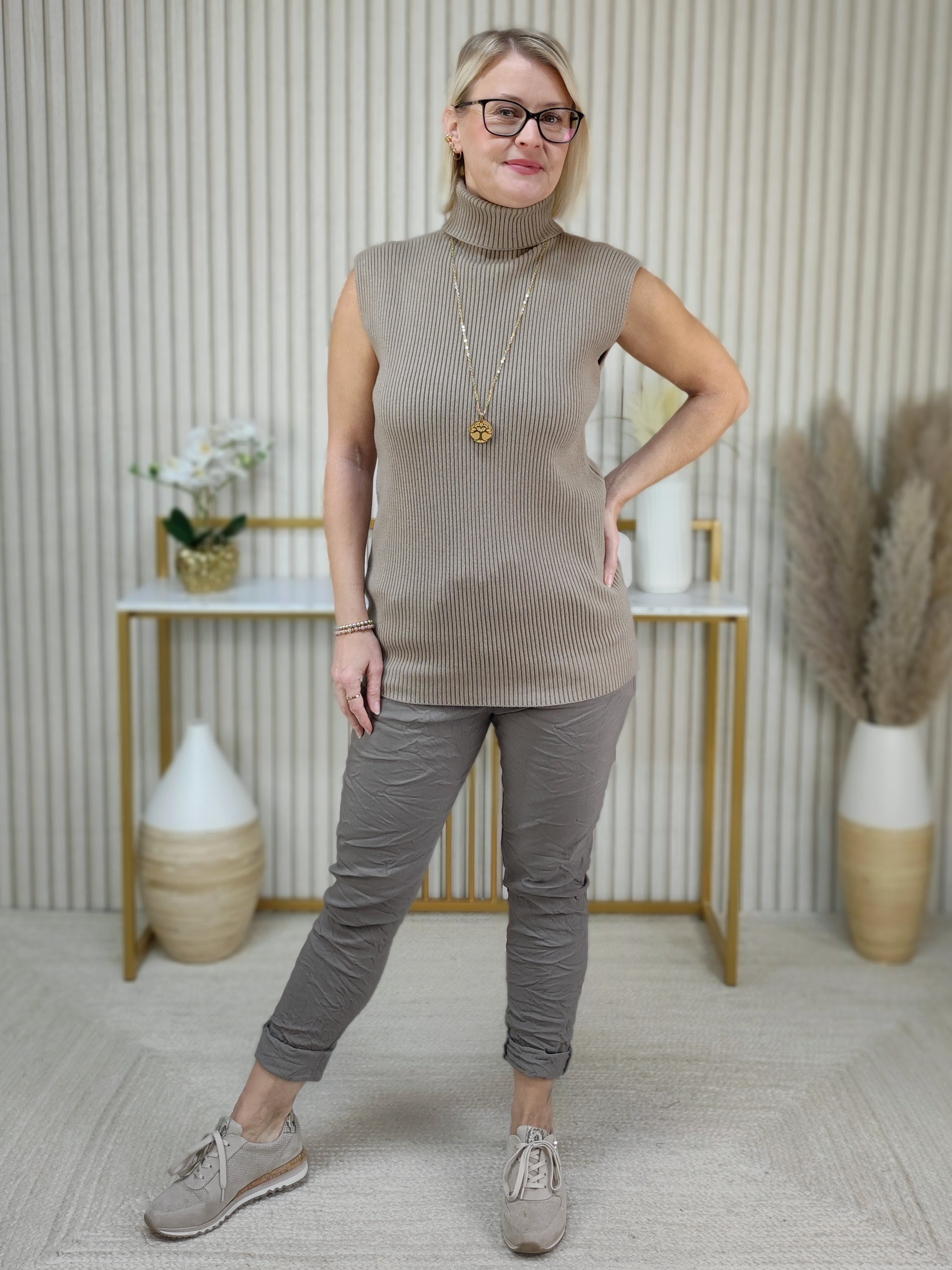 Unterziehpullover ohne Arm "Nena" mud (36-42/44)