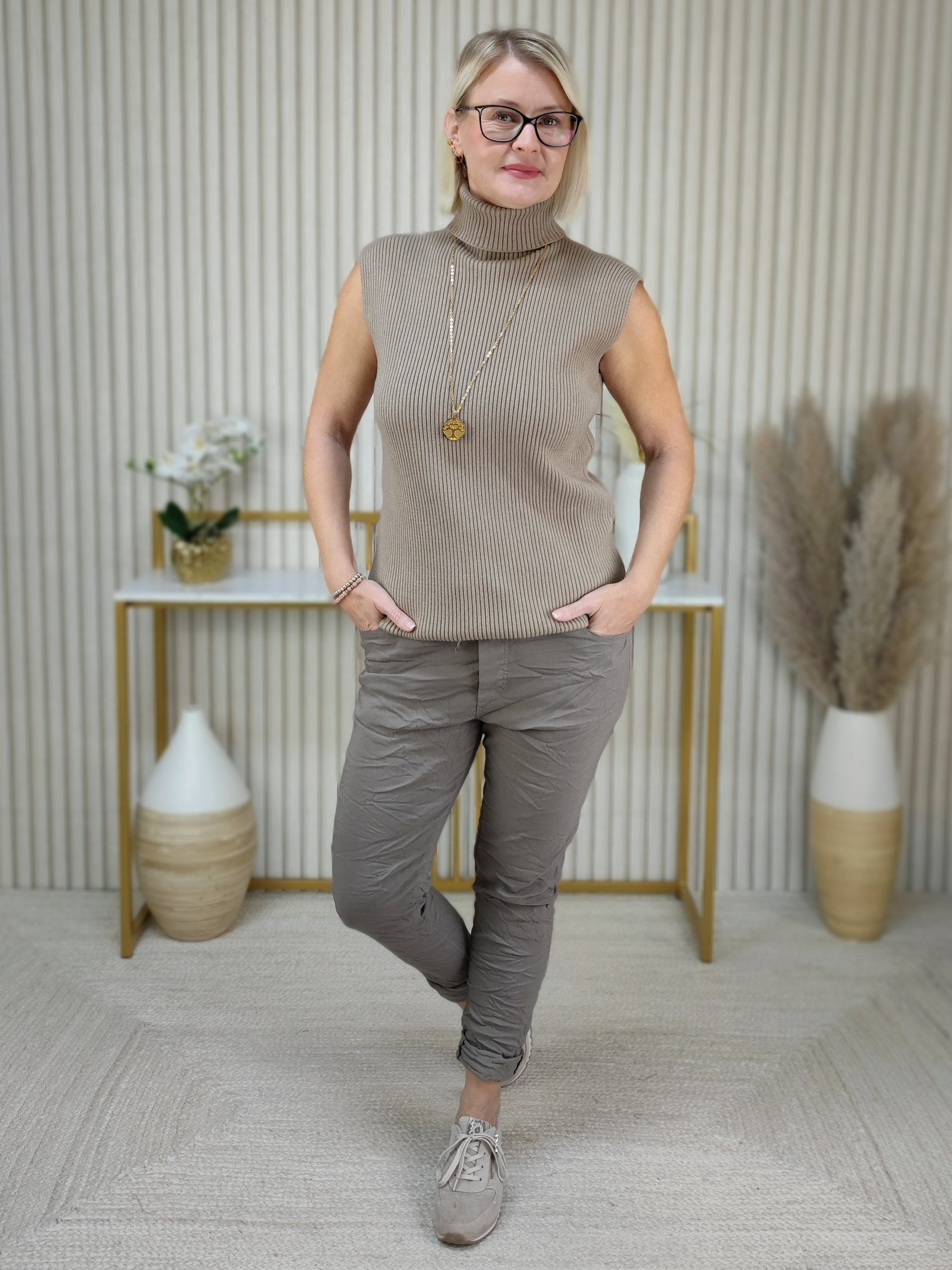 Unterziehpullover ohne Arm "Nena" mud (36-42/44)