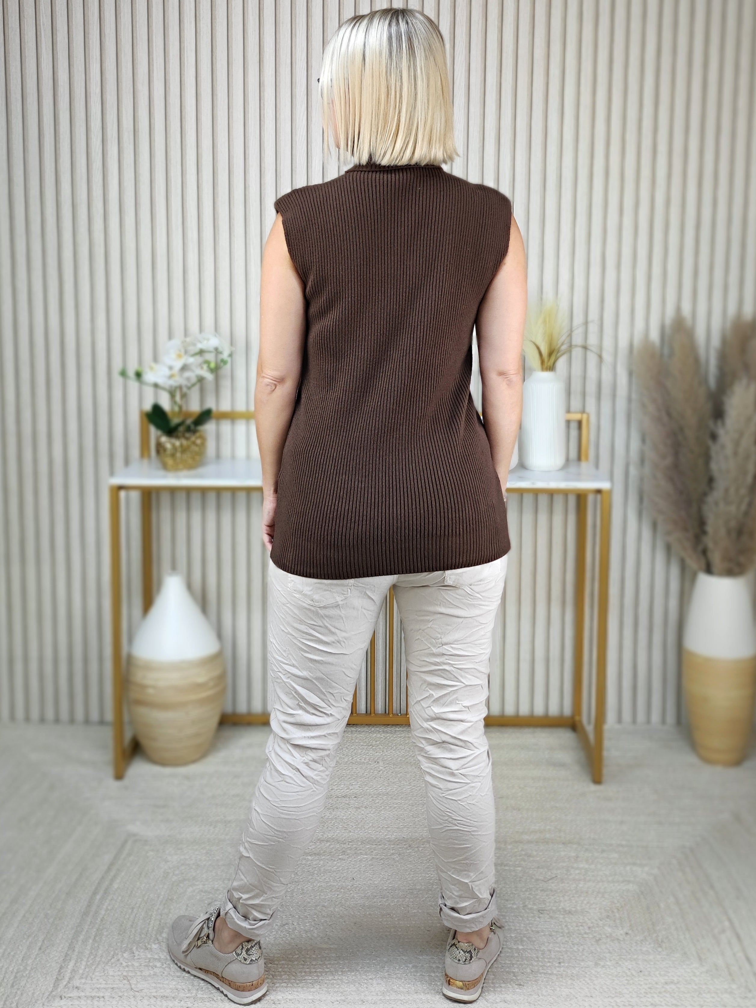 Unterziehpullover ohne Arm "Nena" schoko (36-42/44)