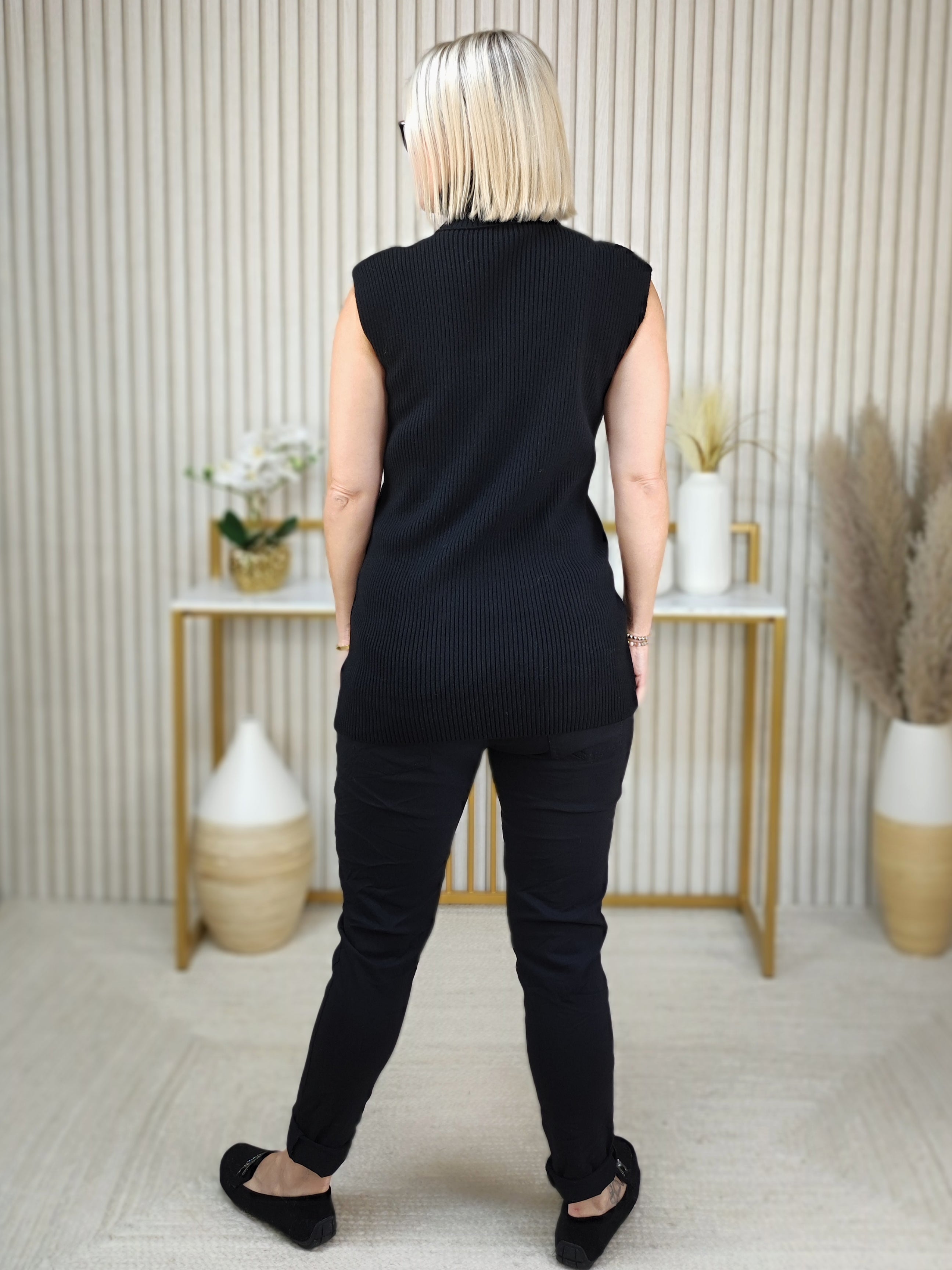 Unterziehpullover ohne Arm "Nena" schwarz (36-42/44)
