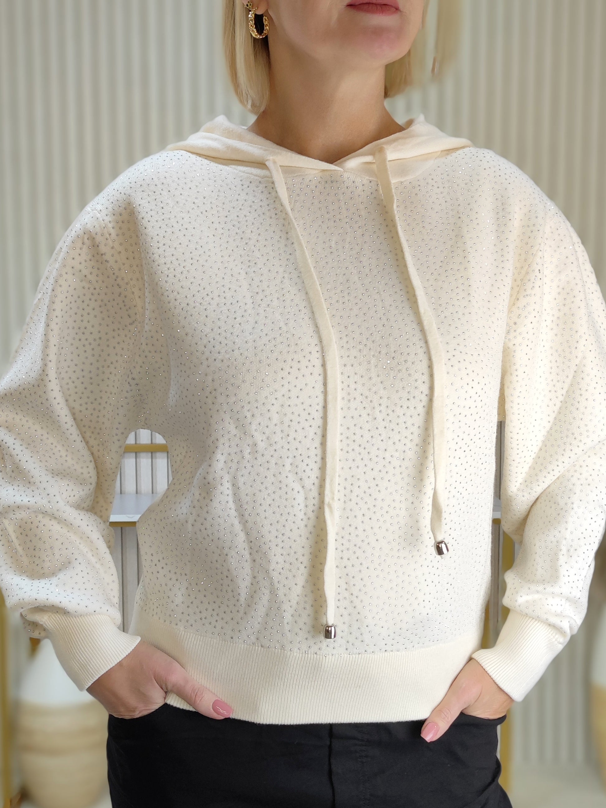 Strick Hoodie mit Strass in creme (36-40)
