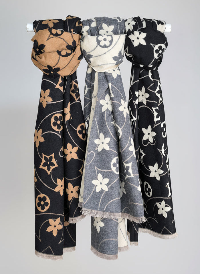 Weicher, warmer Schal gemustert in 3 Farben