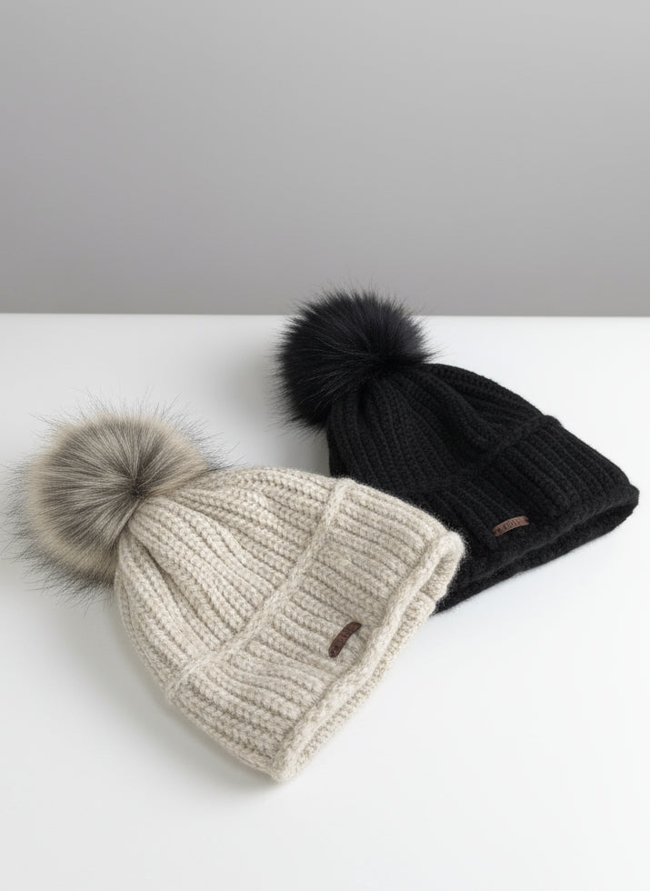 Wintermütze mit Bommel in 2 Farben
