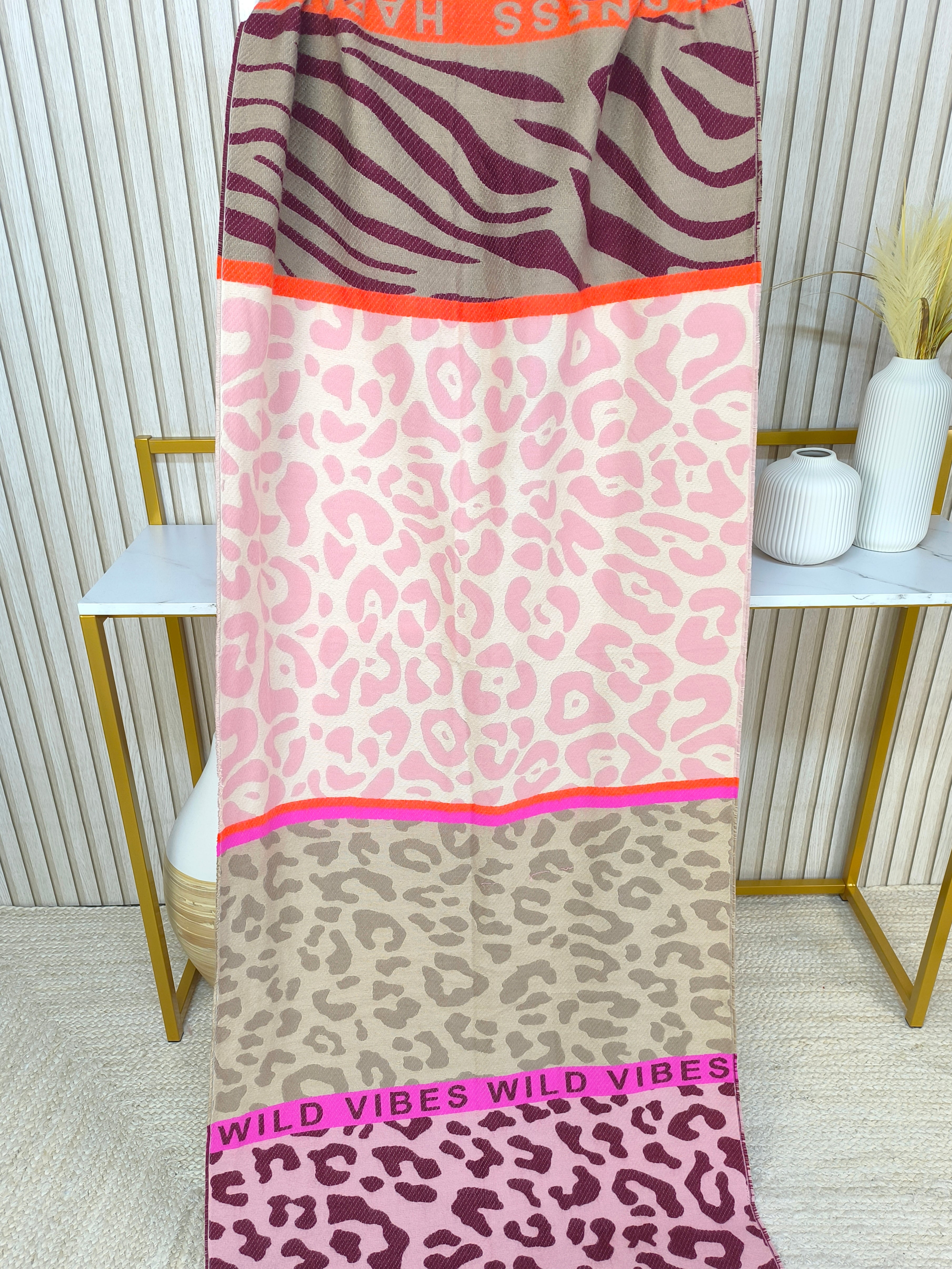 Wollschal "Happiness" ( in 2 Farben)