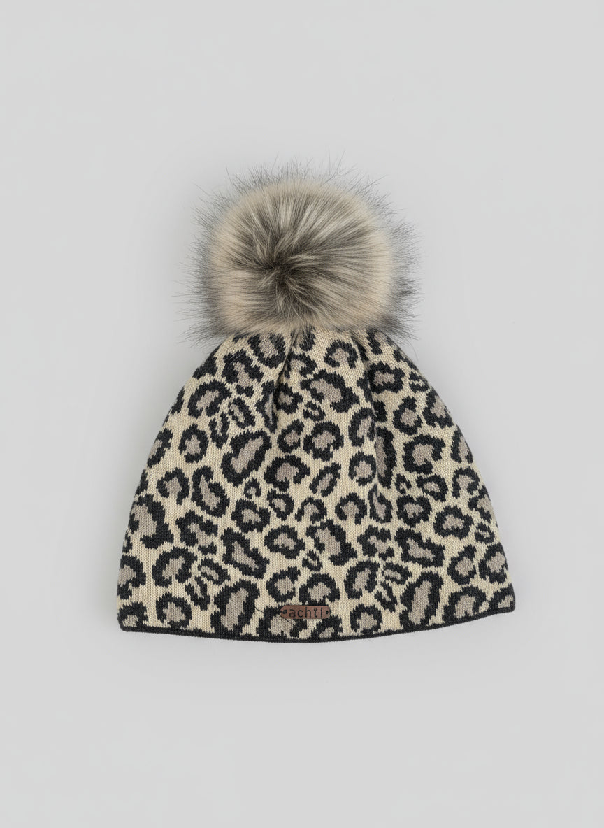 Wintermütze mit Bommel im Leo Design