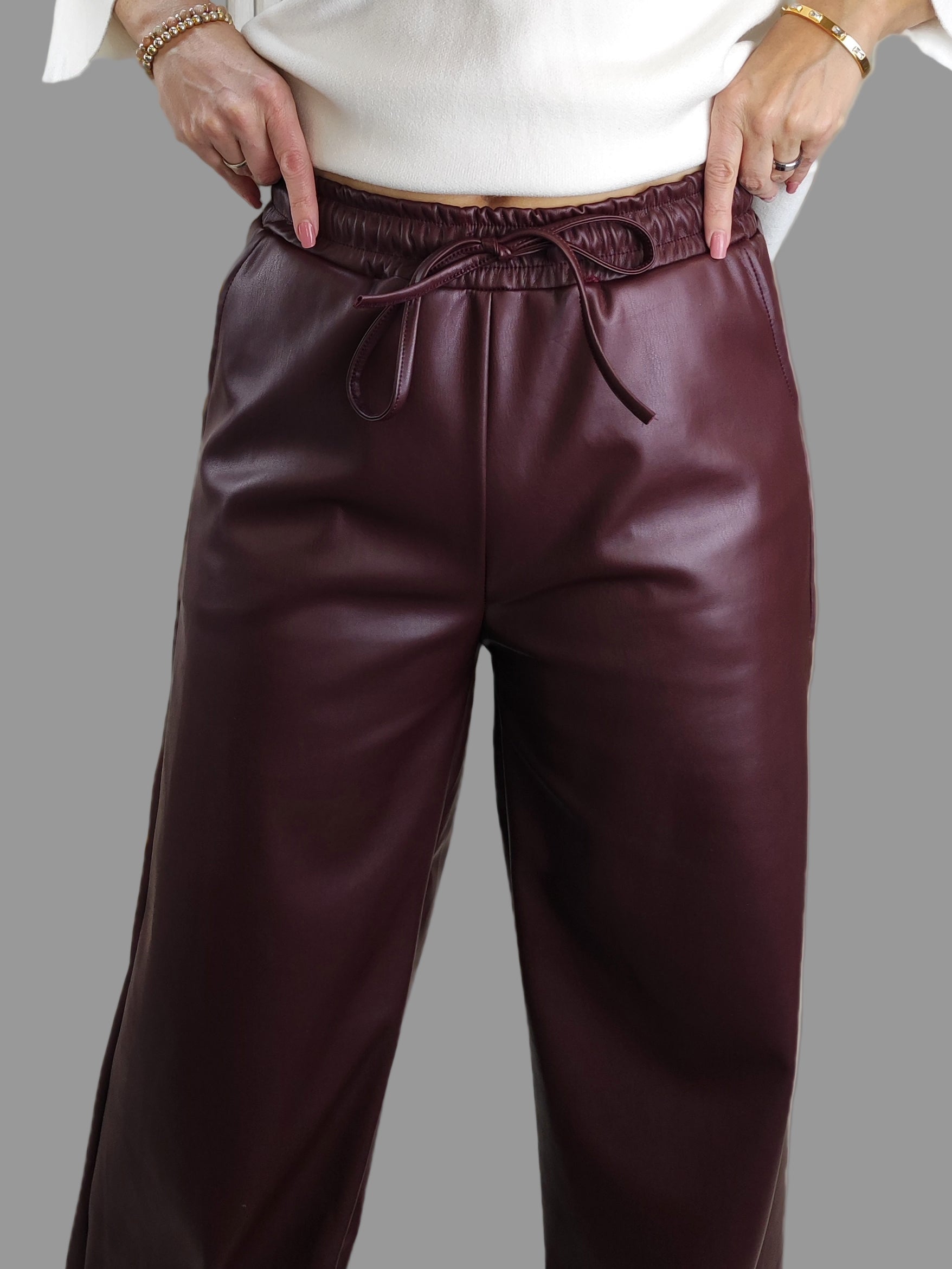 Hose in Lederoptik vino (38-42)