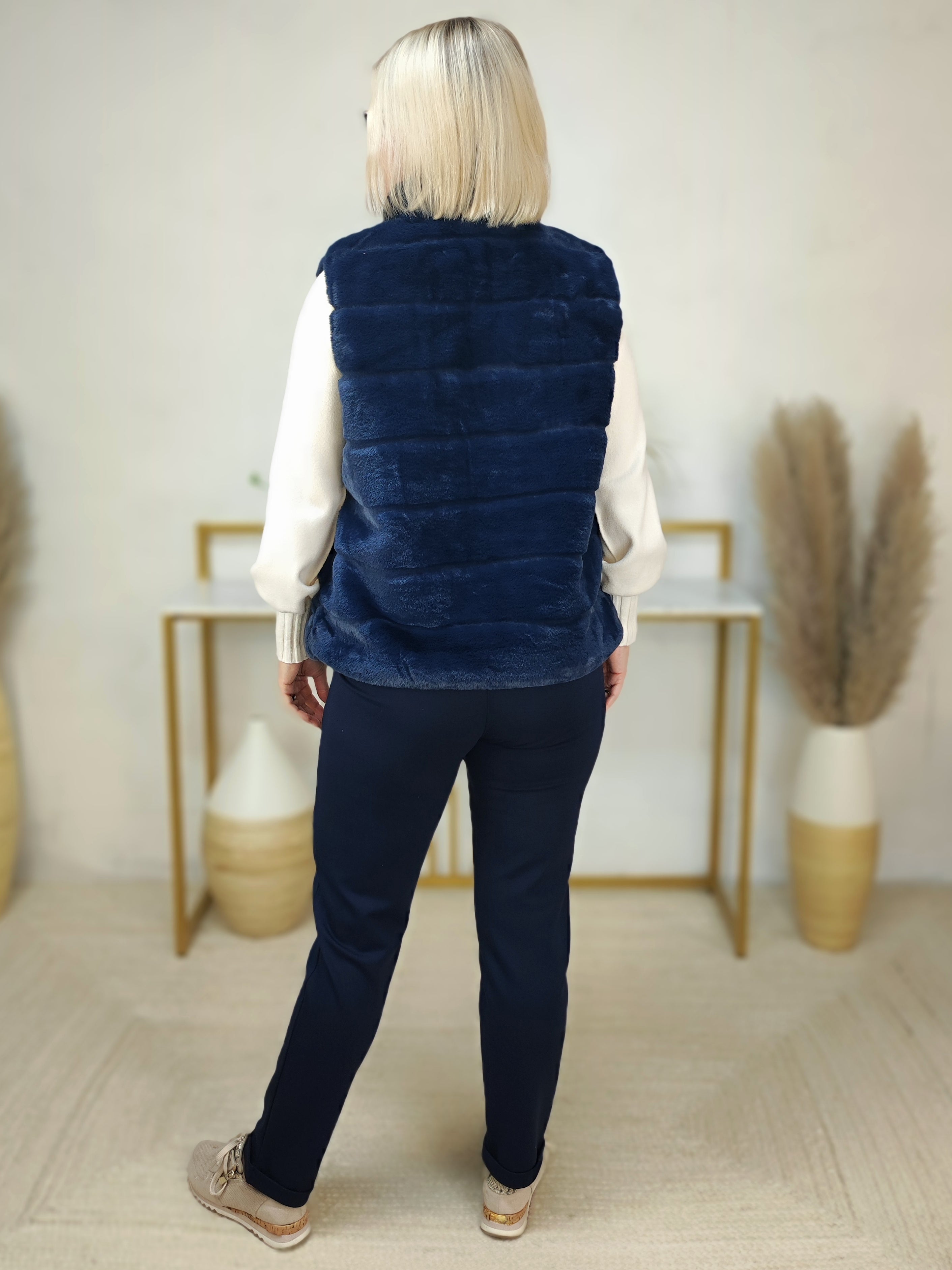 Fellweste dunkelblau in 2 Größen (36-40/42-44)