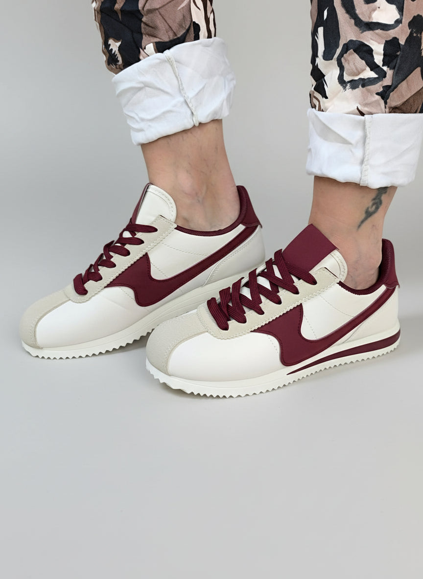 Sneaker beige/vino in den Größen 36-41