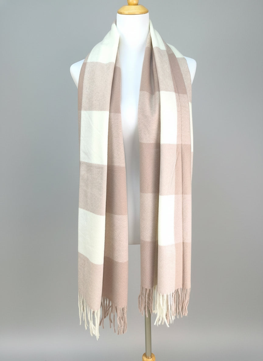 Kuschelschal kariert in beige/wollweiss