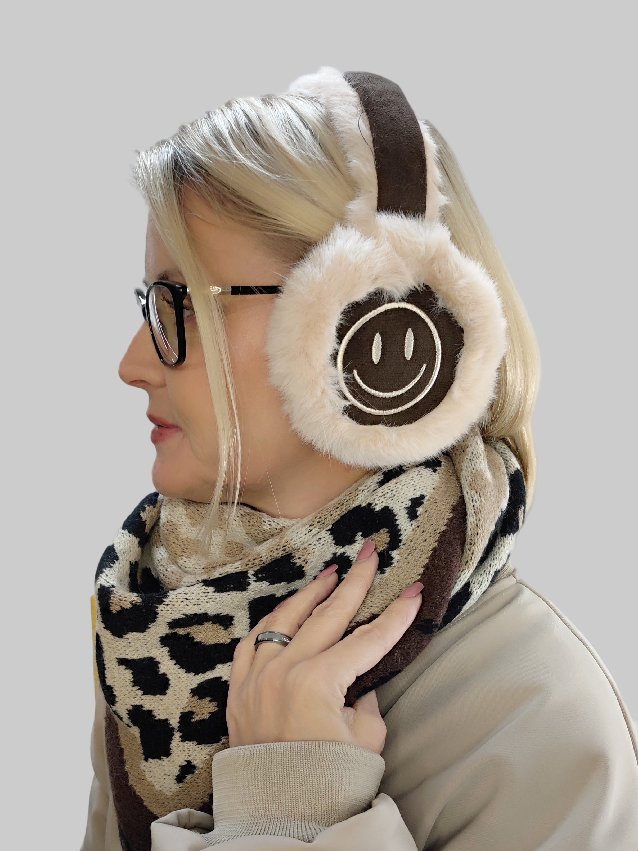 Weiche Ohrenschützer mit Smiley Muster in schoko und schwarz