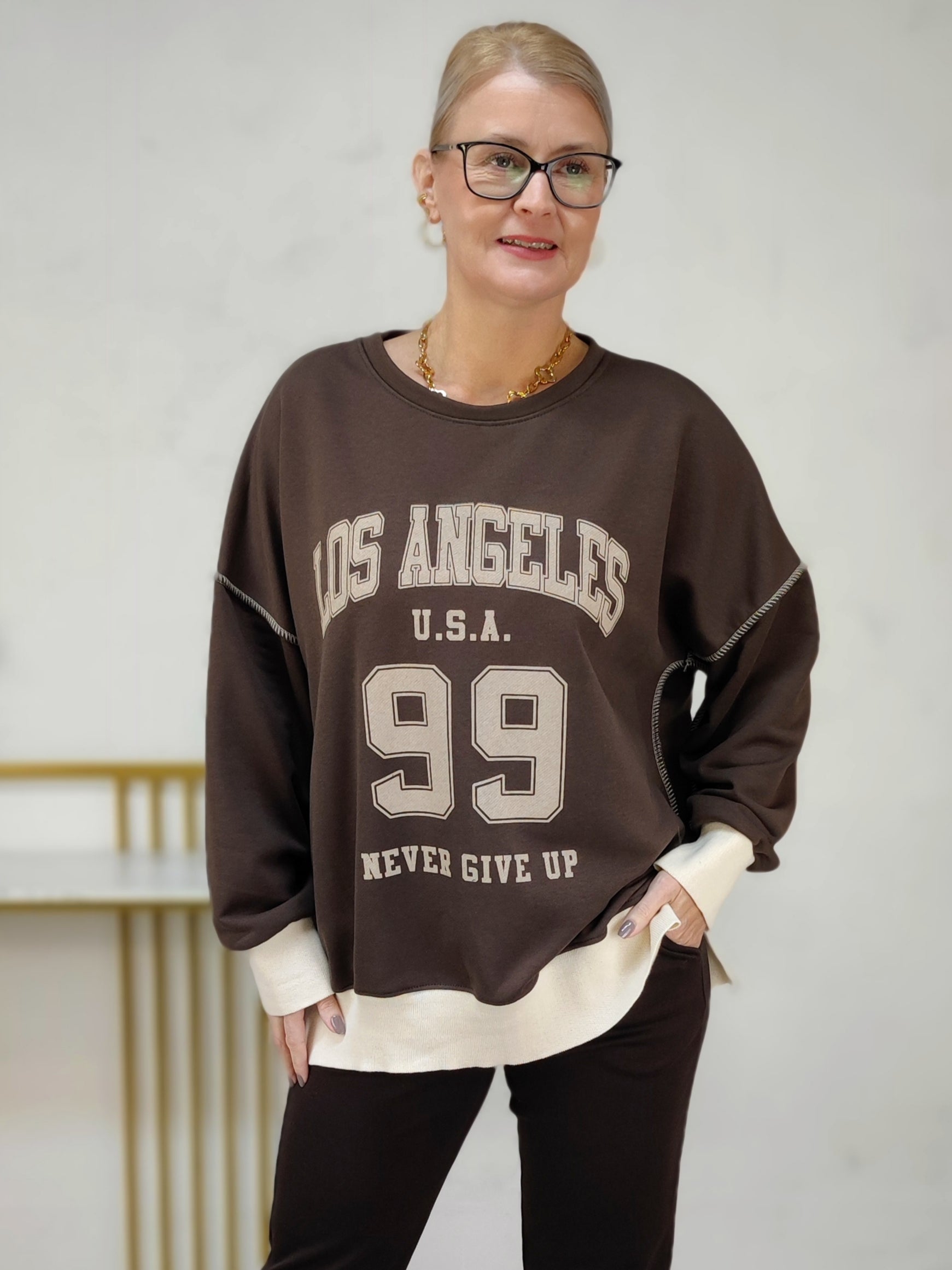 Sweatshirt "LA" aus Baumwolle in schoko (40-44)