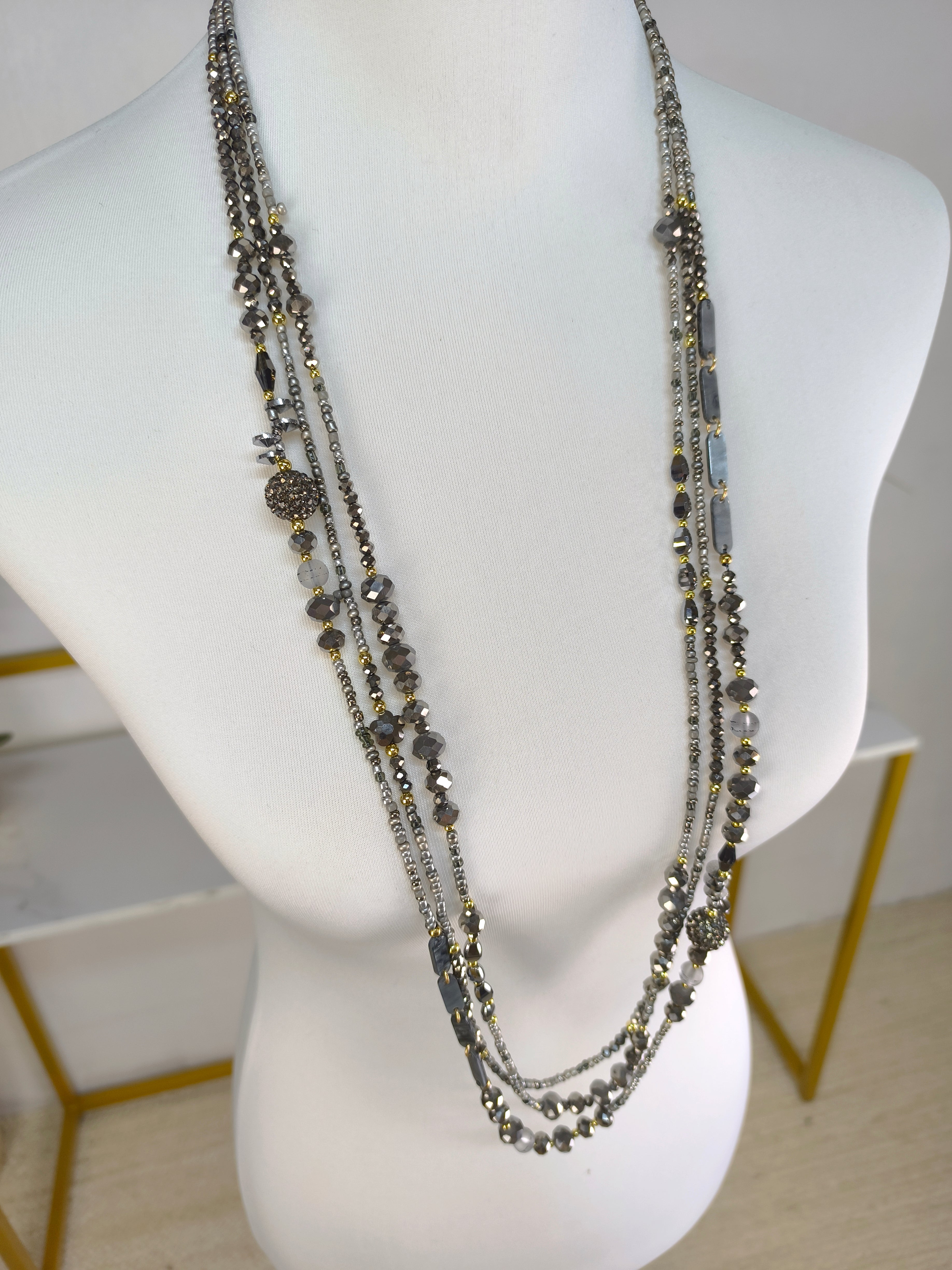 Lange Perlenkette 3 reihig grau/silber