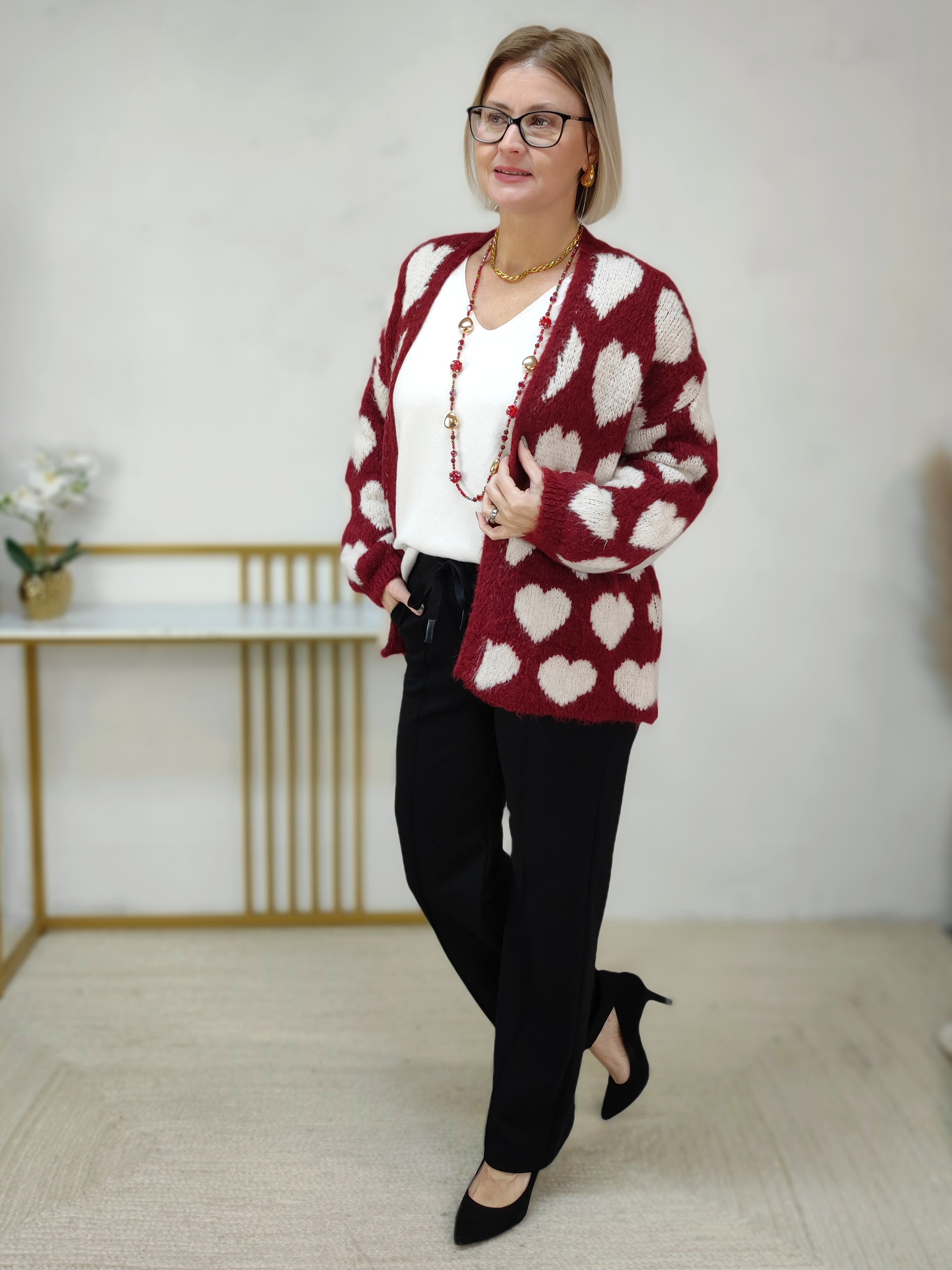 Kuschelige Strickjacke "Herzilein" in vino (38-44) (Kopie)