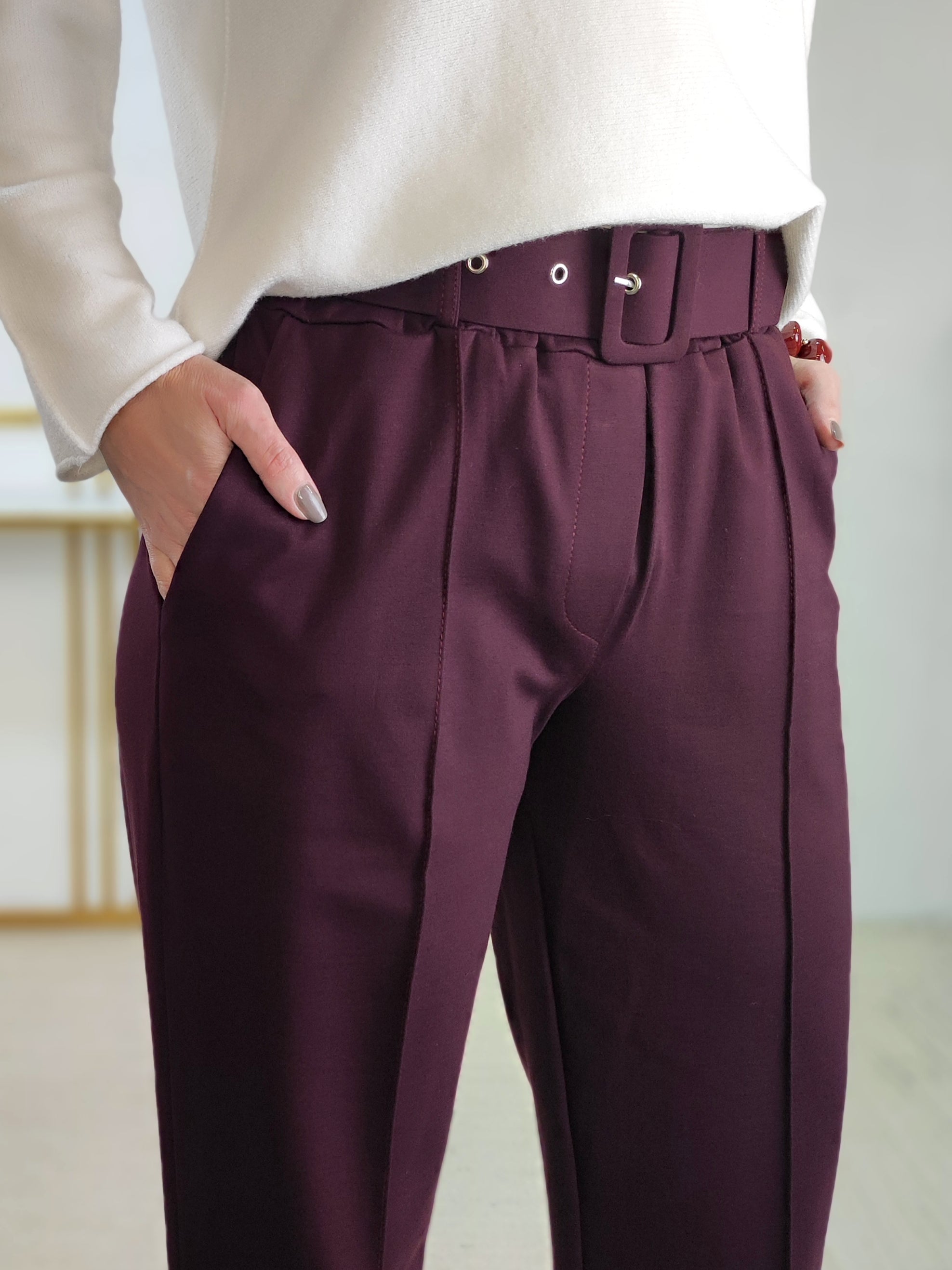 Lässige Stoffhose in aubergine (S-L)