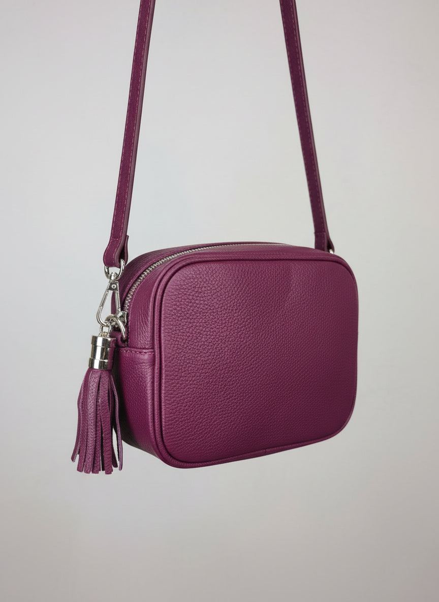 Kleine Umhängetasche aus Leder in vino