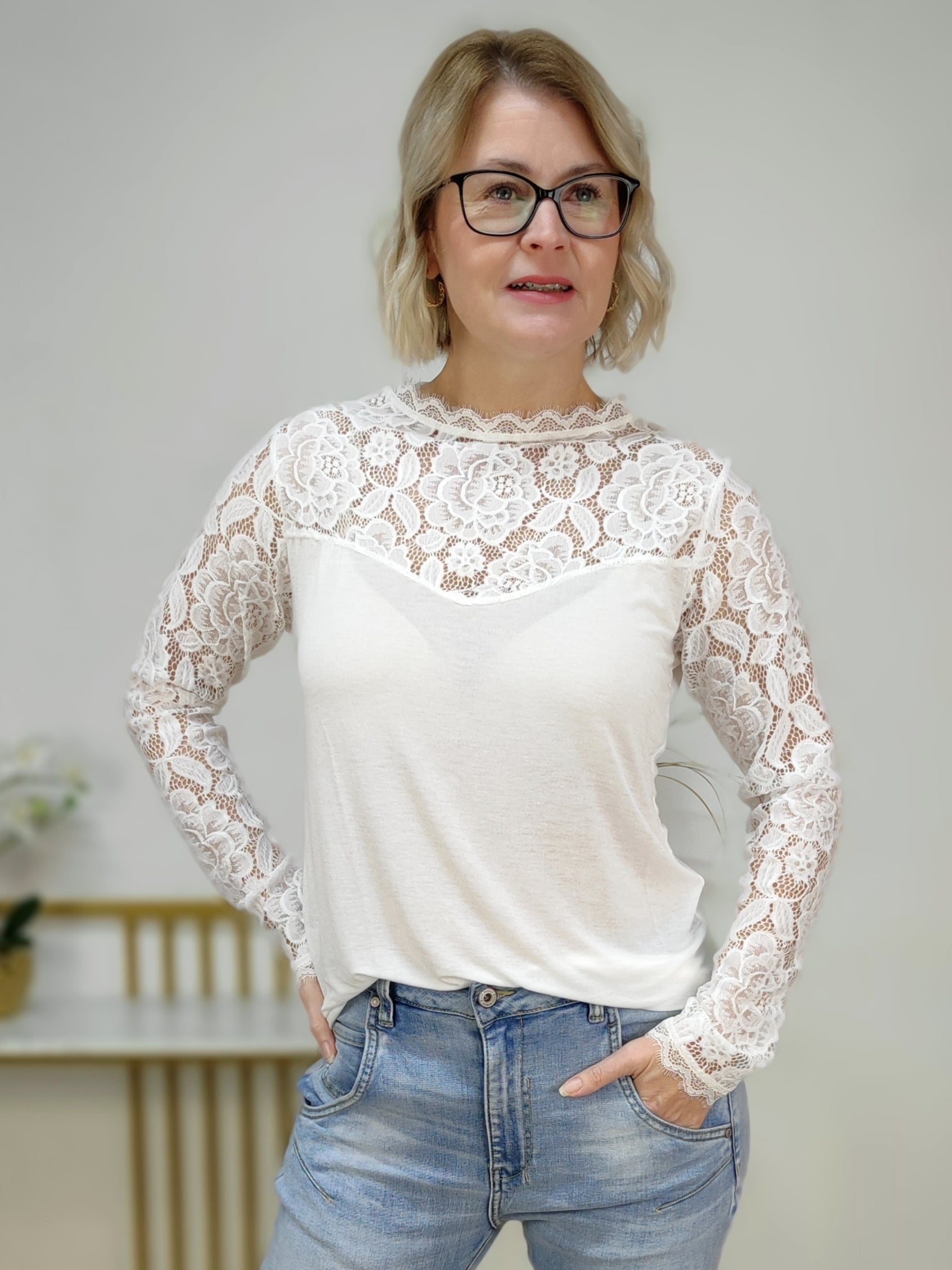 Langarm Shirt mit Spitze weiss (36-42)