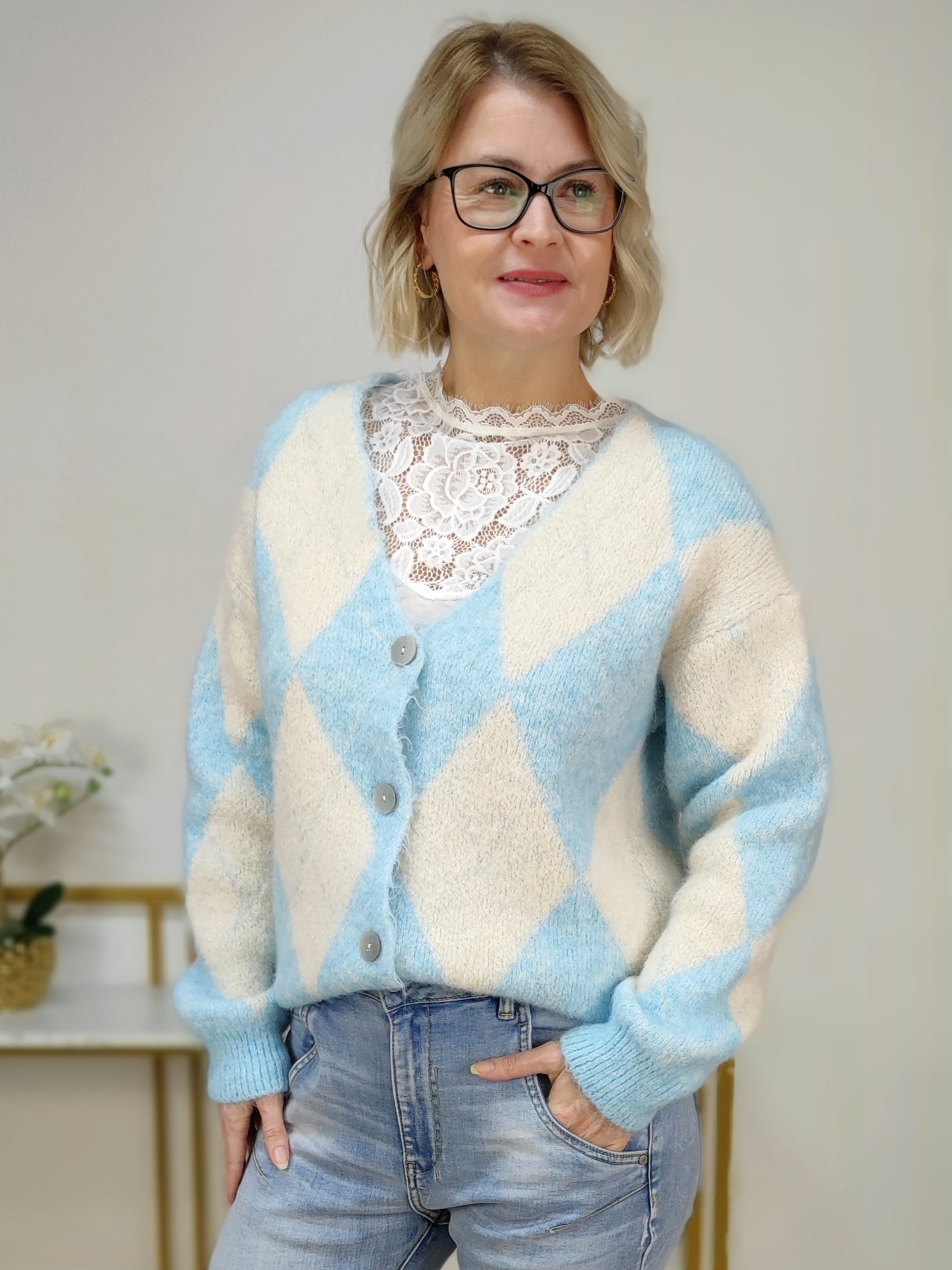 Kuschelige Strickjacke mit Rautenmuster hellblau (36-42)