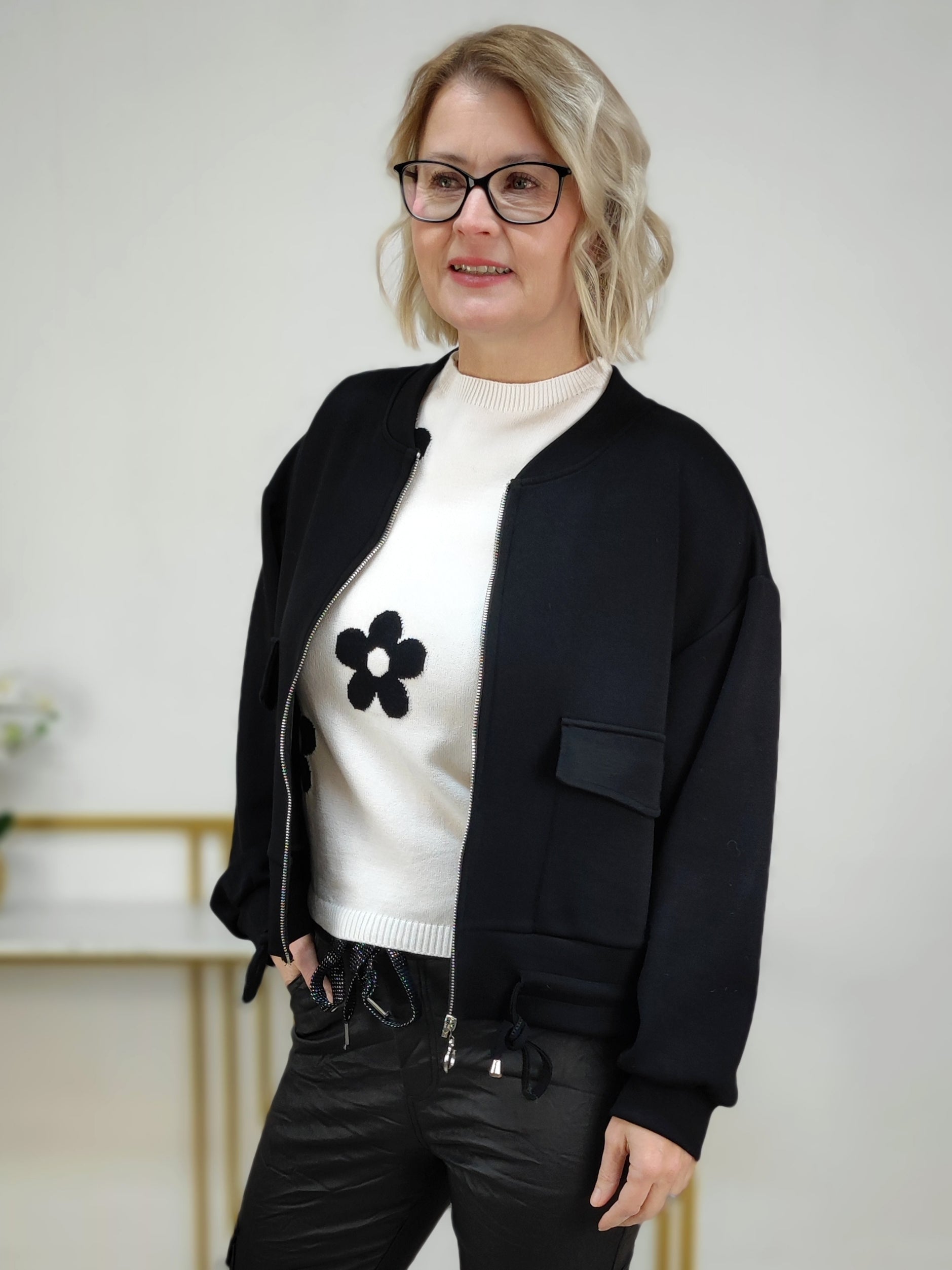 Sportliche Sweatjacke schwarz (38-42/44)