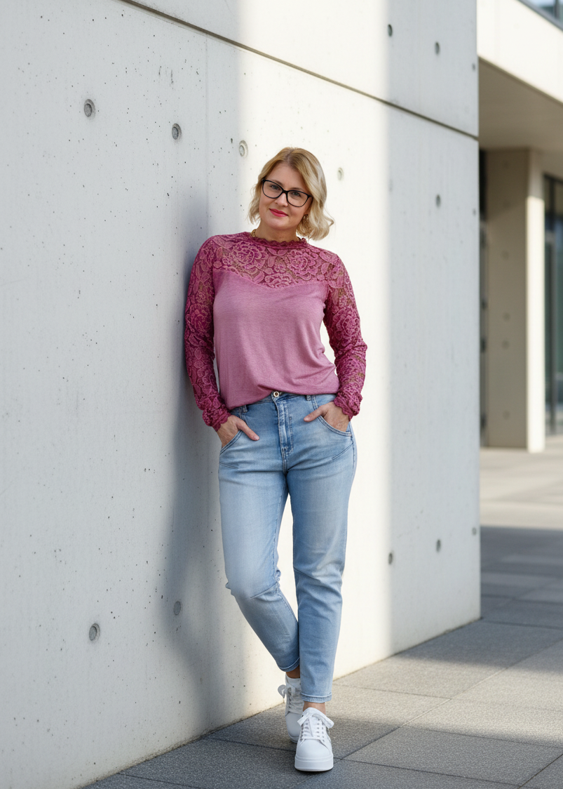 Langarm Shirt mit Spitze beere (36-42)