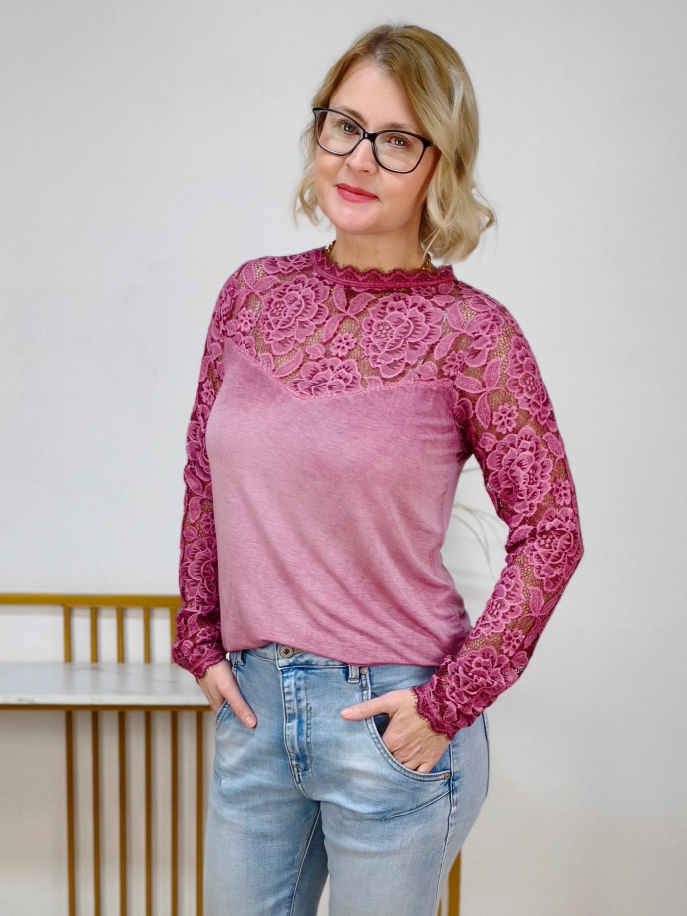 Langarm Shirt mit Spitze beere (36-42)