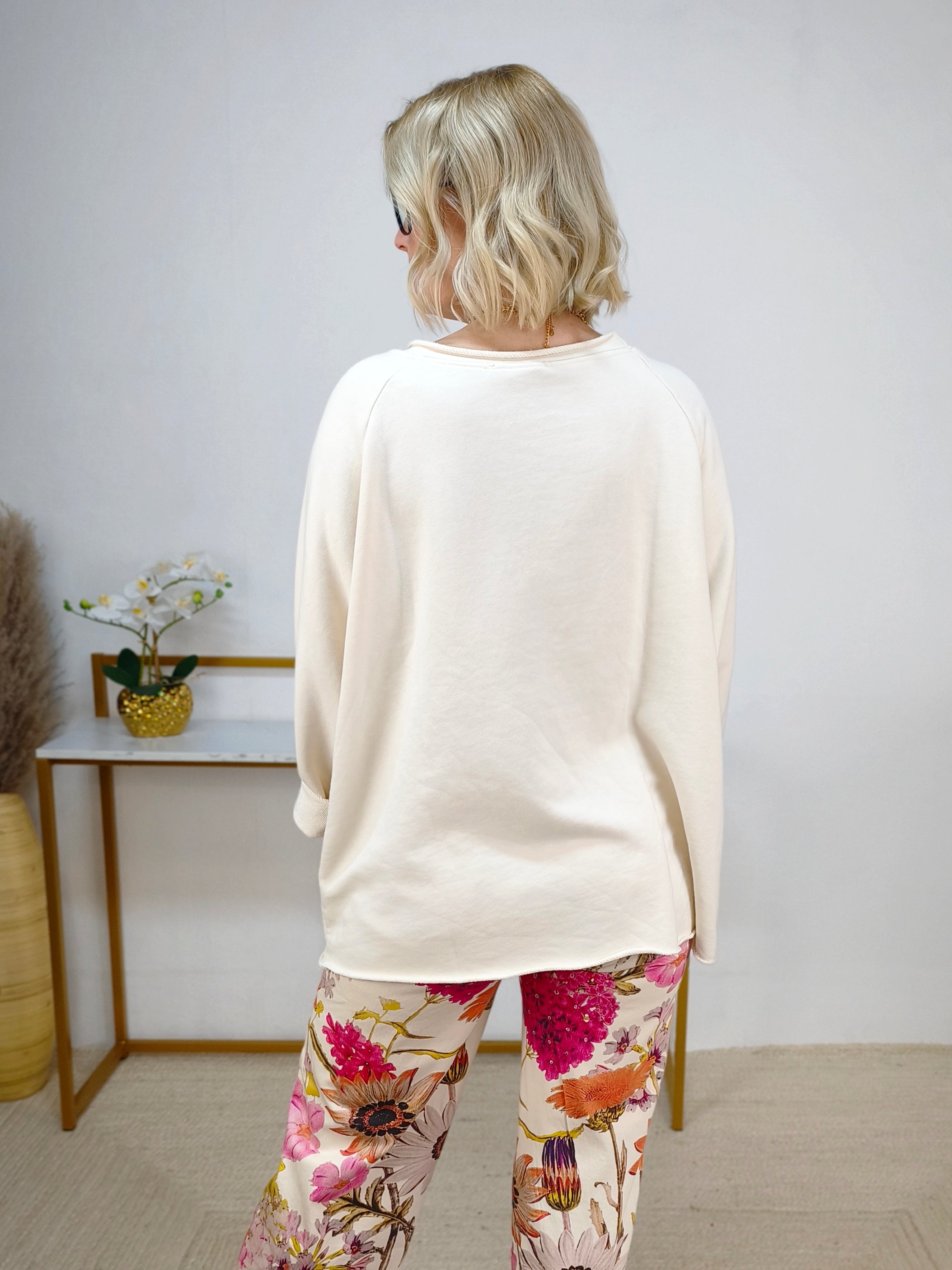 Einfarbiges Sweatshirt aus Baumwolle creme (40-44)